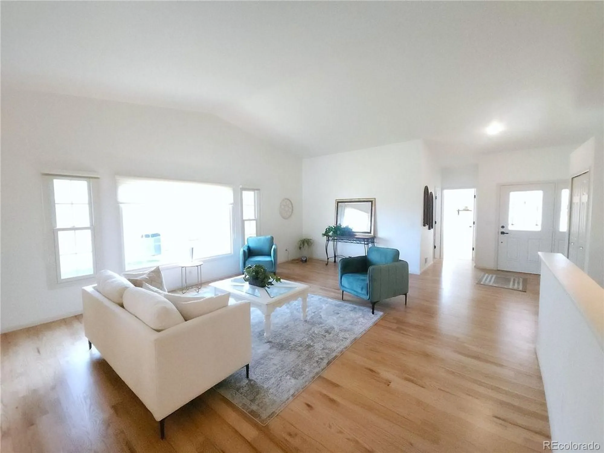 Property Slideshow image 4 of 31 | 4927 greenwich way, Highlands Ranch, CO, 80130