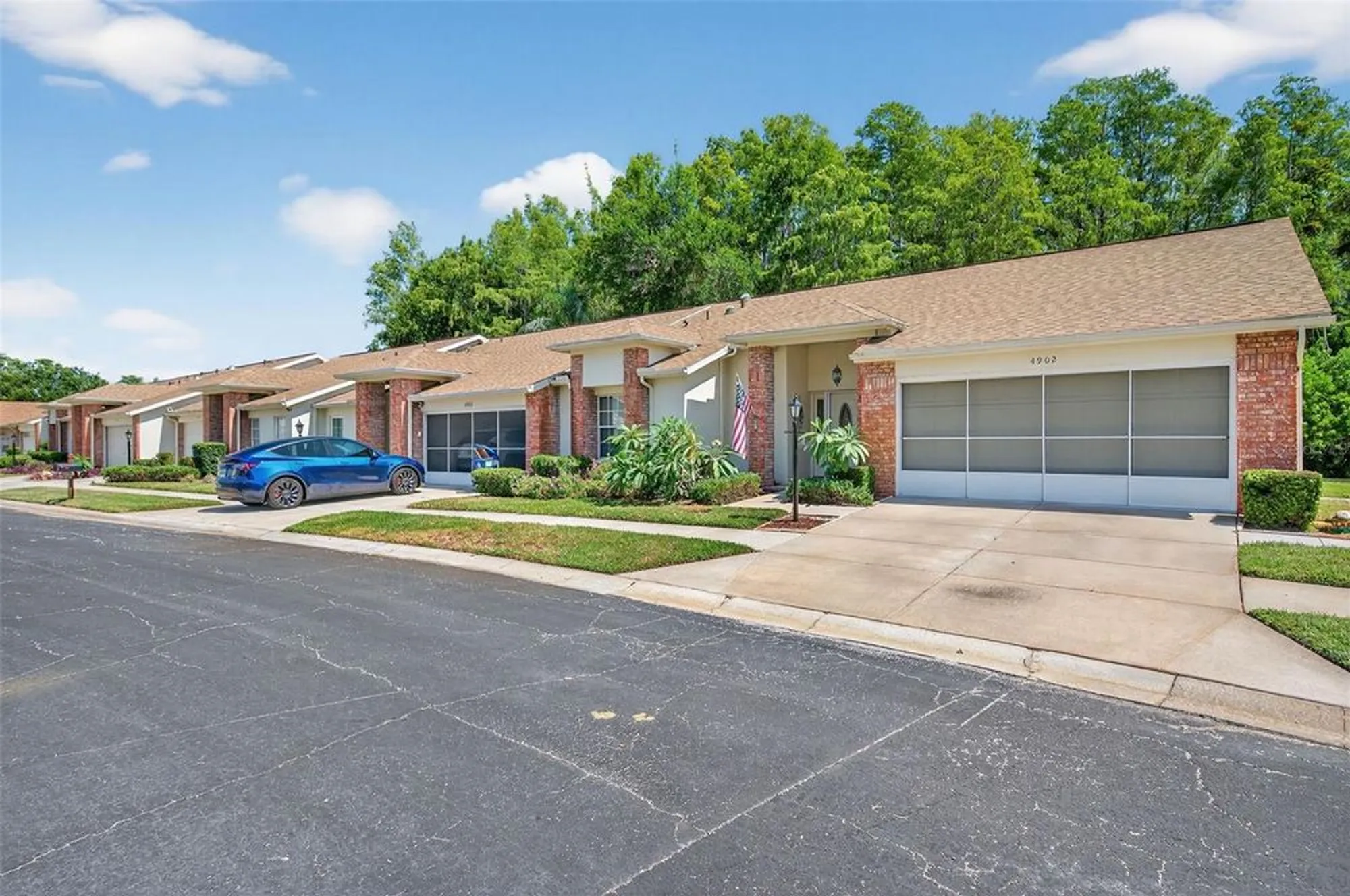 Property Slideshow image 3 of 53 | 4916 troon ln, New Port Richey, FL, 34655