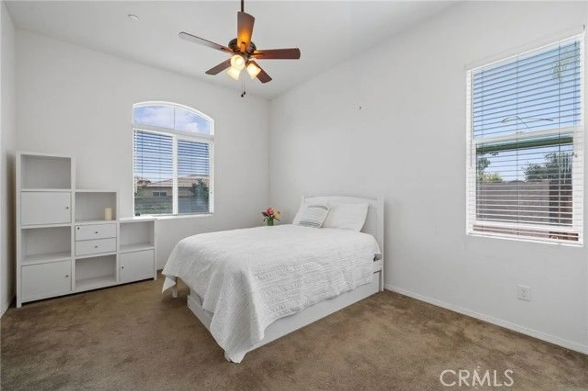 Property Slideshow image 19 of 28 | 9904 toscana dr, Bakersfield, CA, 93306