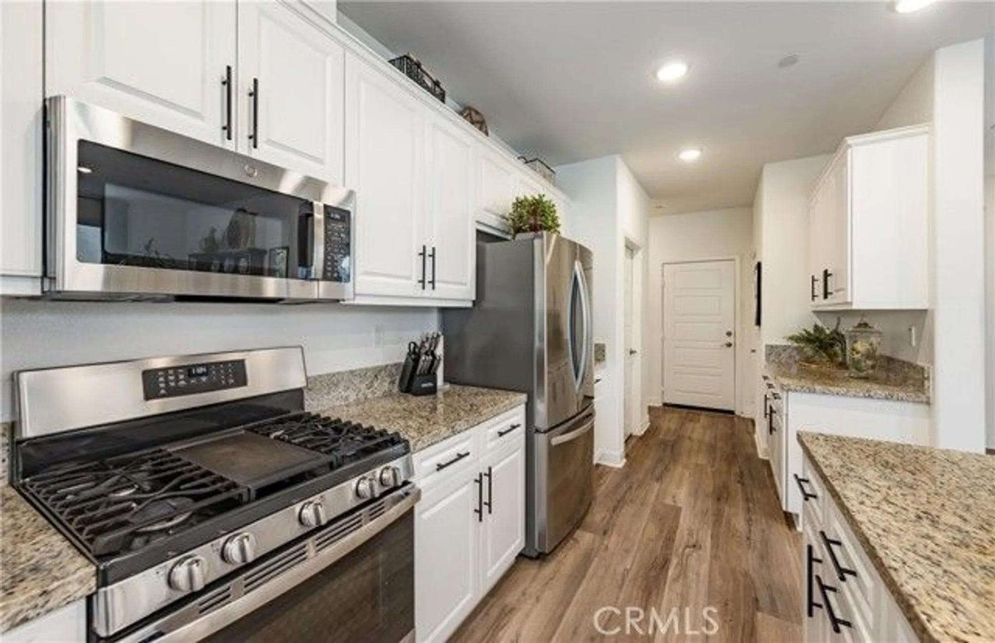 Property Slideshow image 16 of 44 | 1529 newland dr, Beaumont, CA, 92223