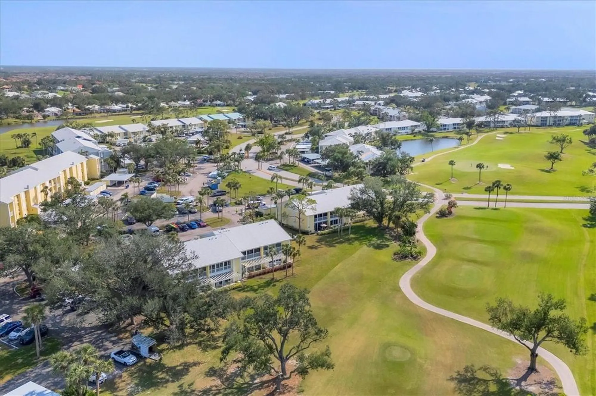 Property Slideshow image 30 of 35 | 402 cerromar cir 207, Venice, FL, 34293