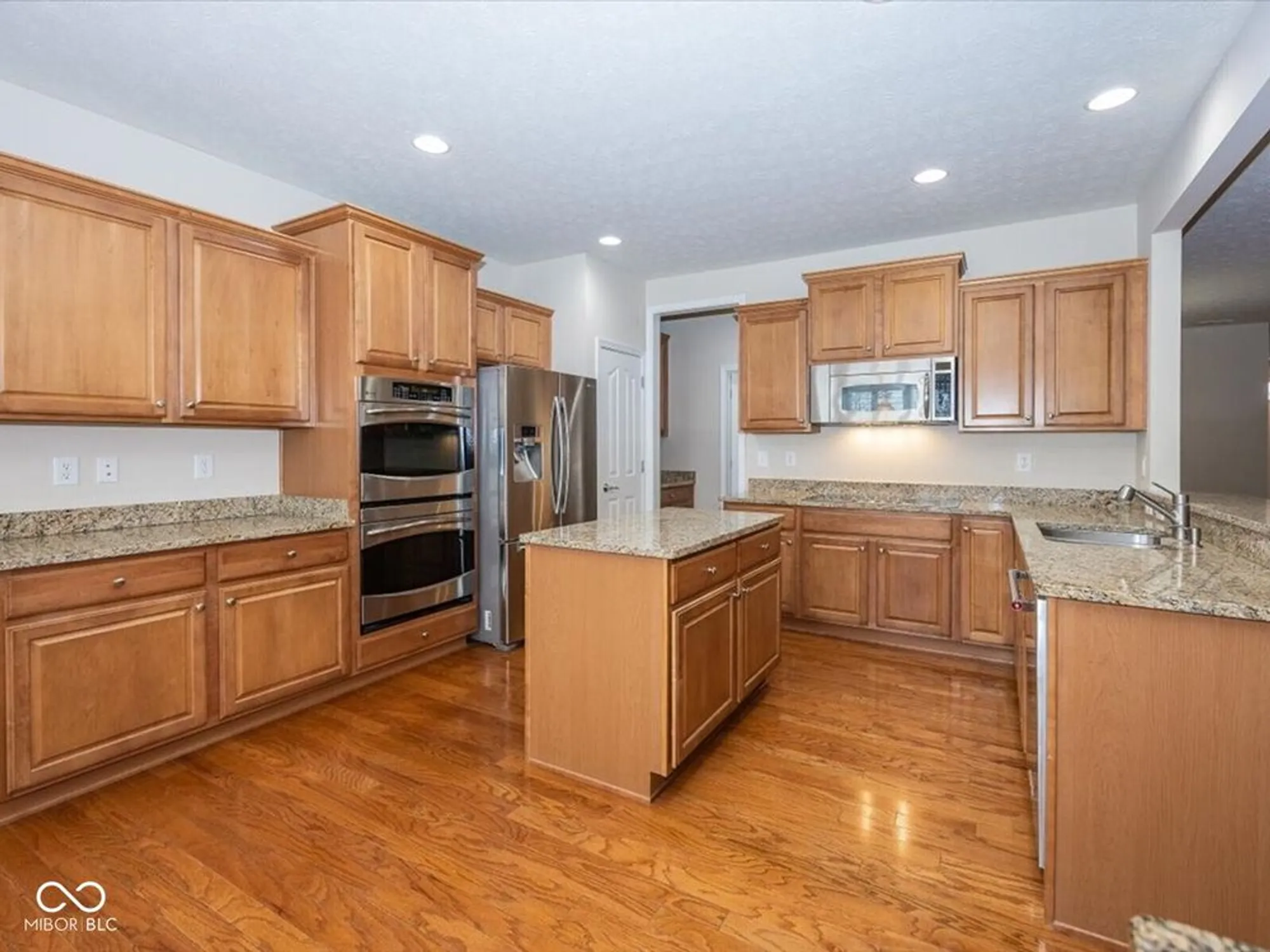 Property Slideshow image 22 of 50 | 16160 brookmere ave, Fishers, IN, 46037