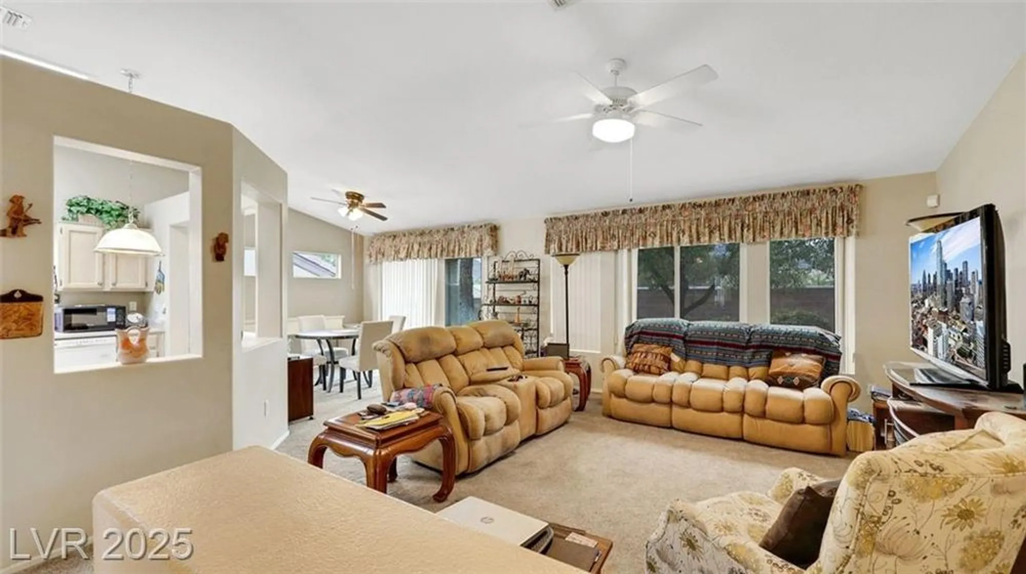 Property Slideshow image 13 of 31 | 2075 joy view ln, Henderson, NV, 89012
