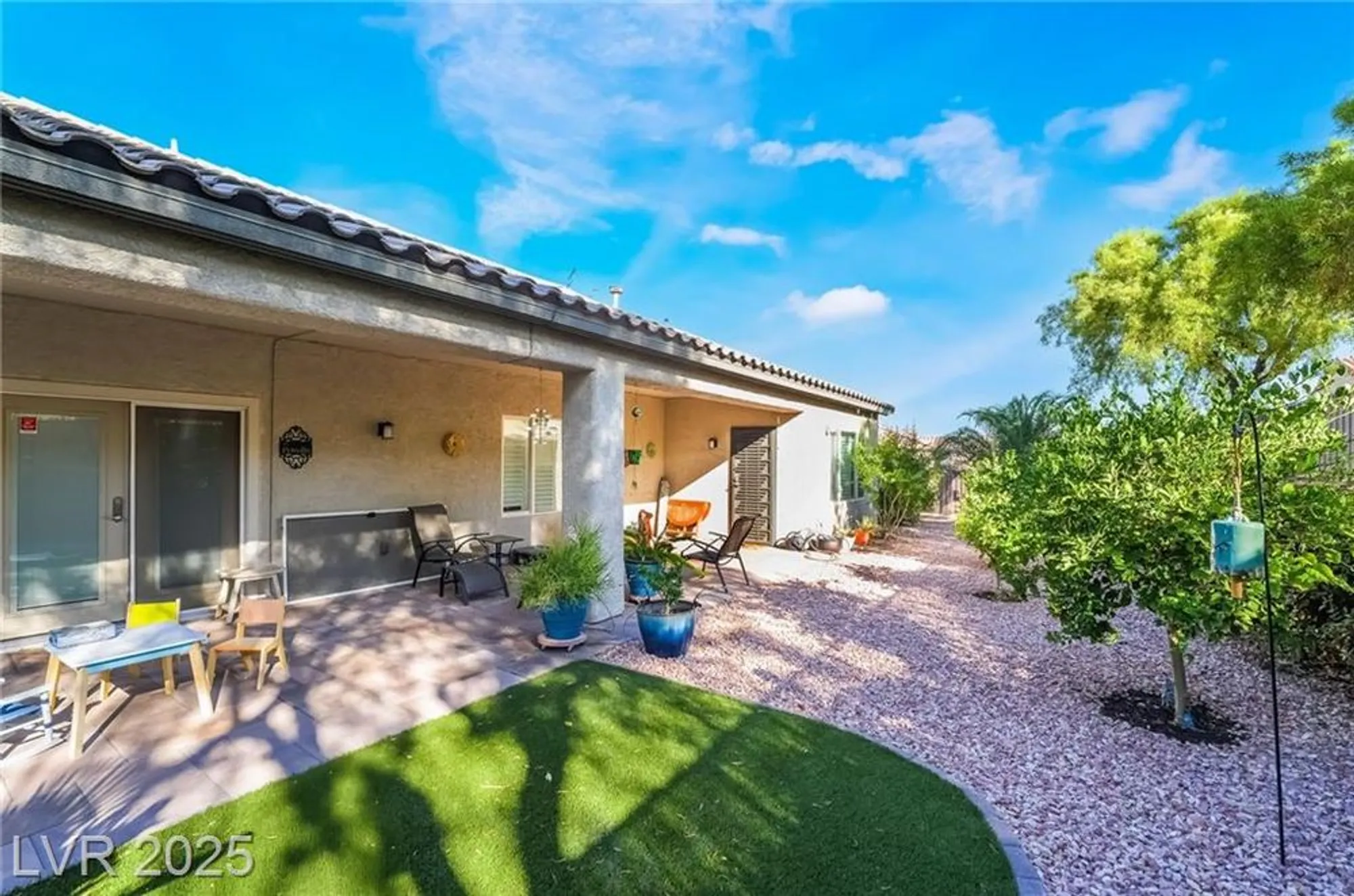 Property Slideshow image 32 of 40 | 2318 black river falls dr, Henderson, NV, 89044