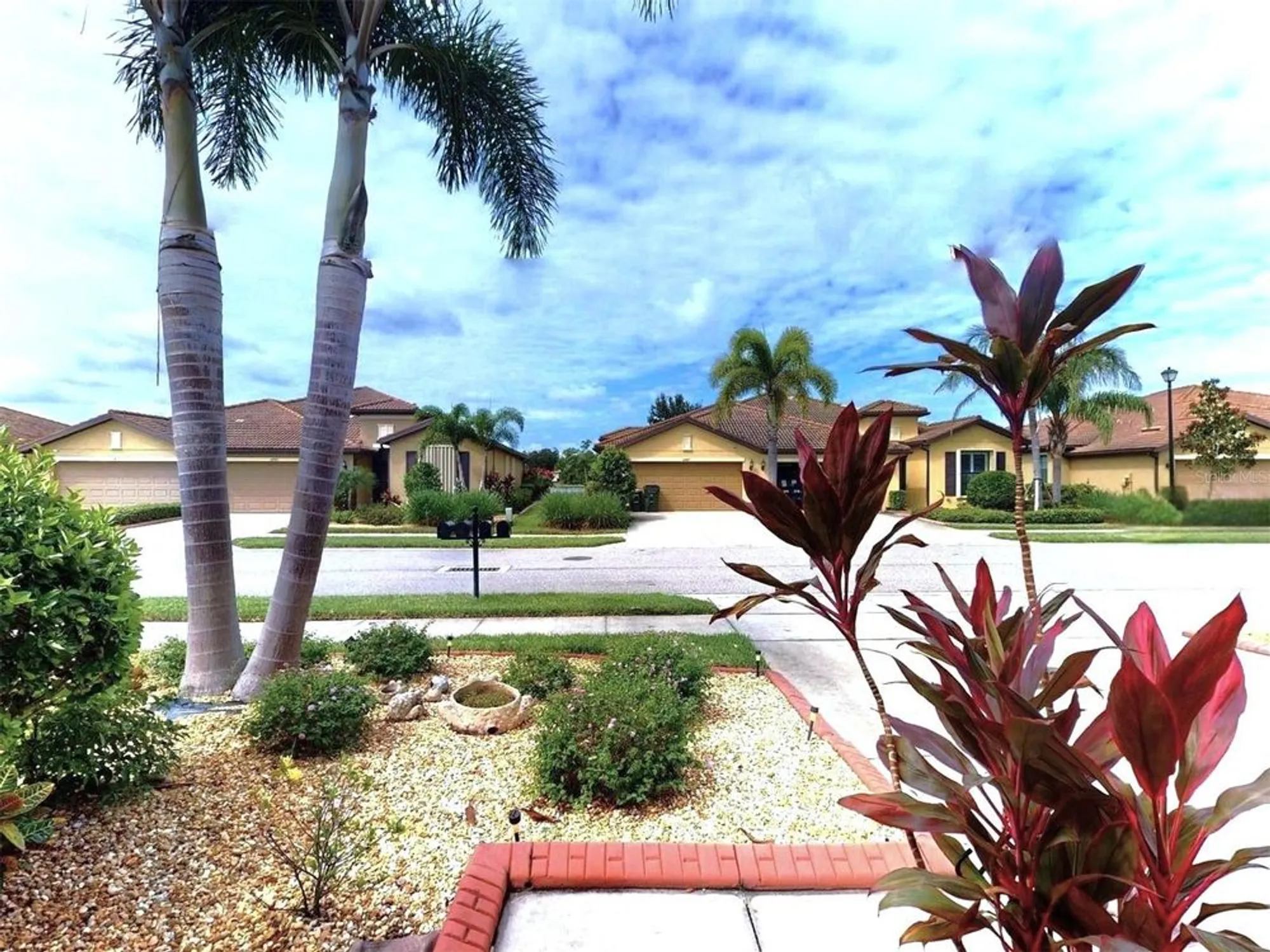 Property Slideshow image 4 of 98 | 2444 daisy dr, North Port, FL, 34289
