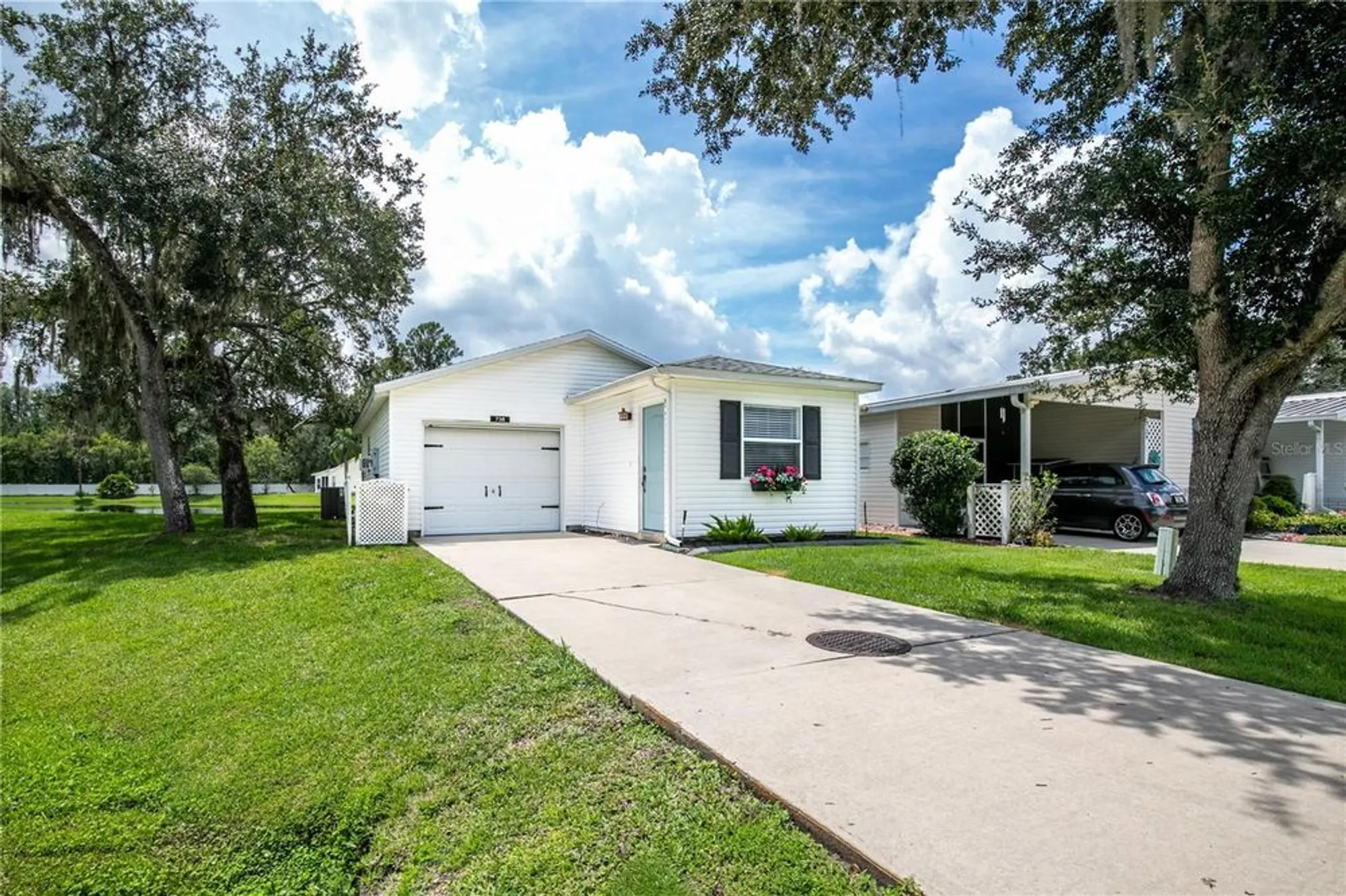 Property Slideshow image 1 of 32 | 738 cottage park ln, Leesburg, FL, 34748