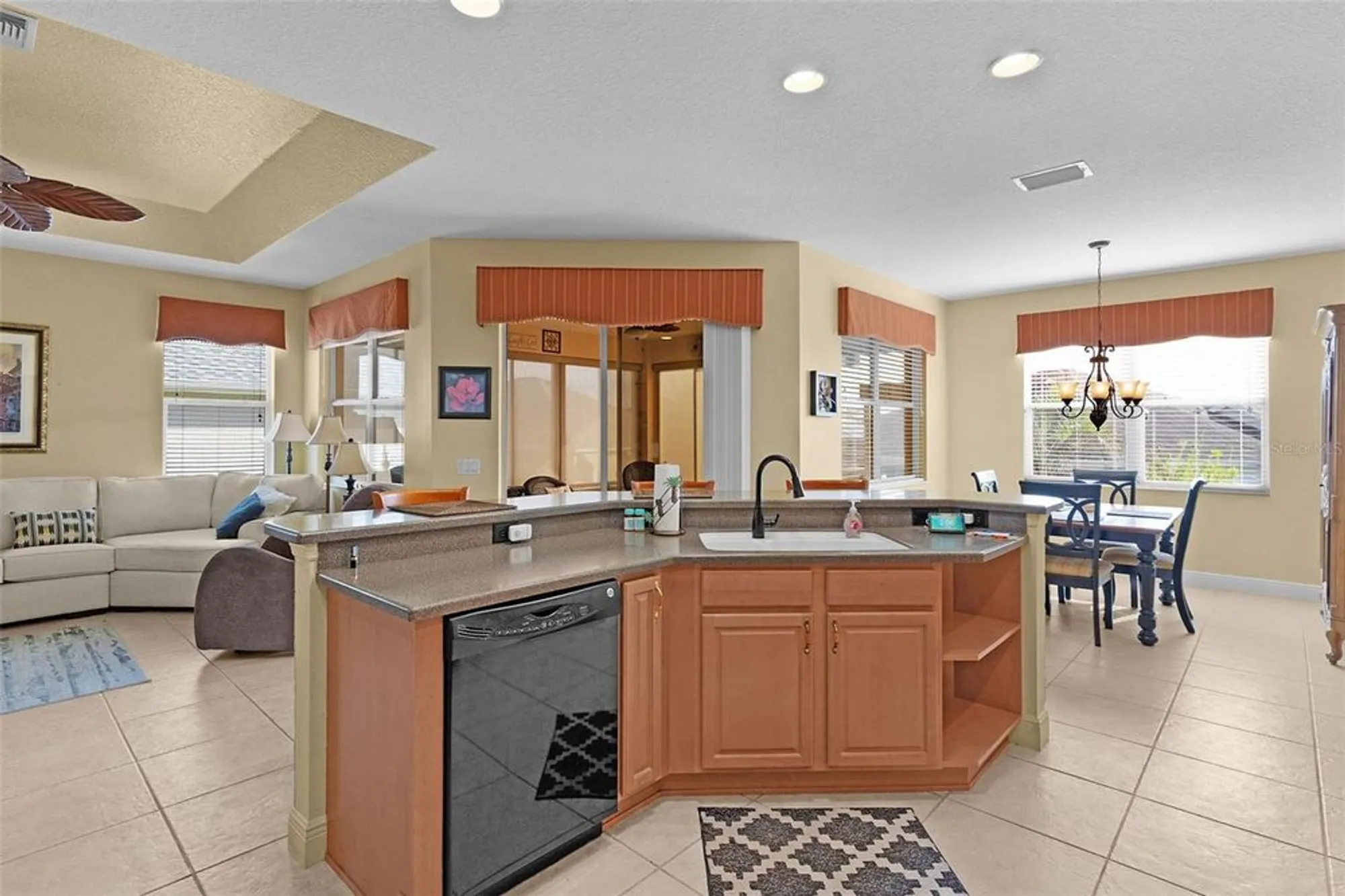 Property Slideshow image 15 of 48 | 578 inner cir, The Villages, FL, 32162