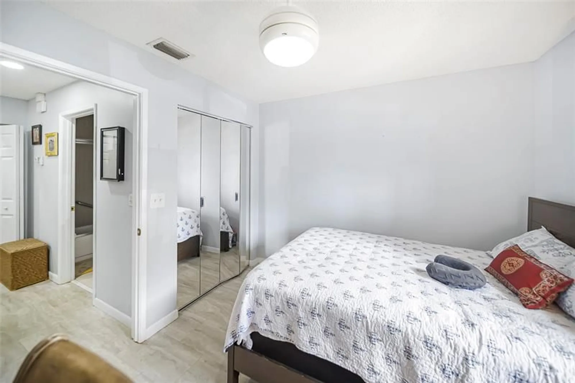 Property Slideshow image 26 of 34 | 18527 horizon ave b, Boca Raton, FL, 33496