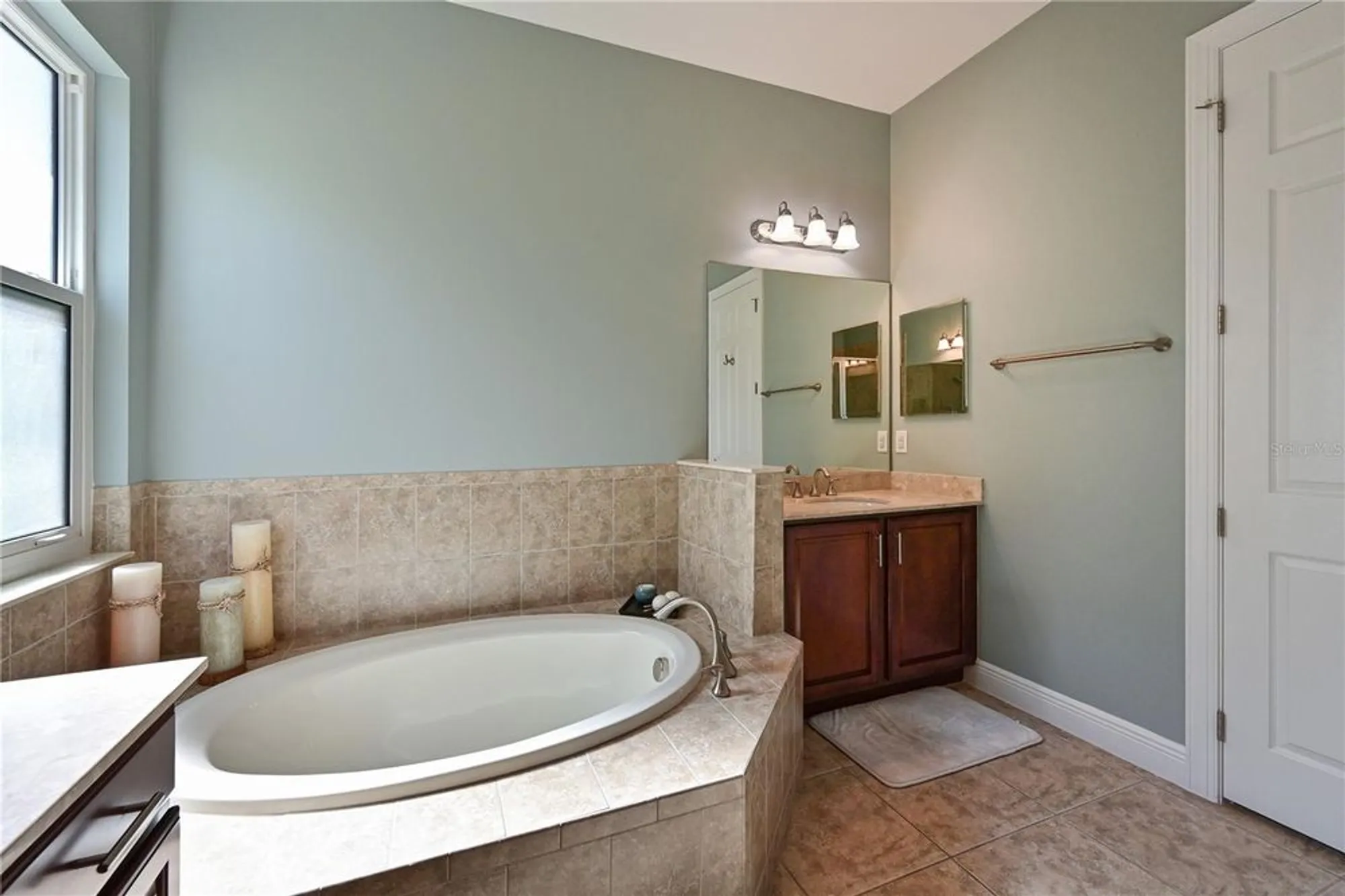 Property Slideshow image 21 of 64 | 931 mangrove edge ct, Bradenton, FL, 34208