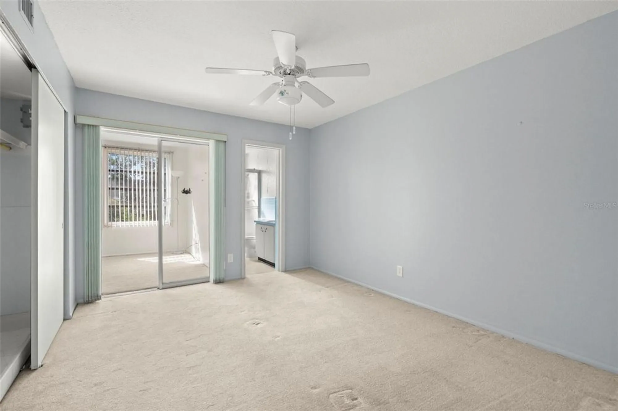 Property Slideshow image 9 of 43 | 2429 ecuadorian way 47, Clearwater, FL, 33763
