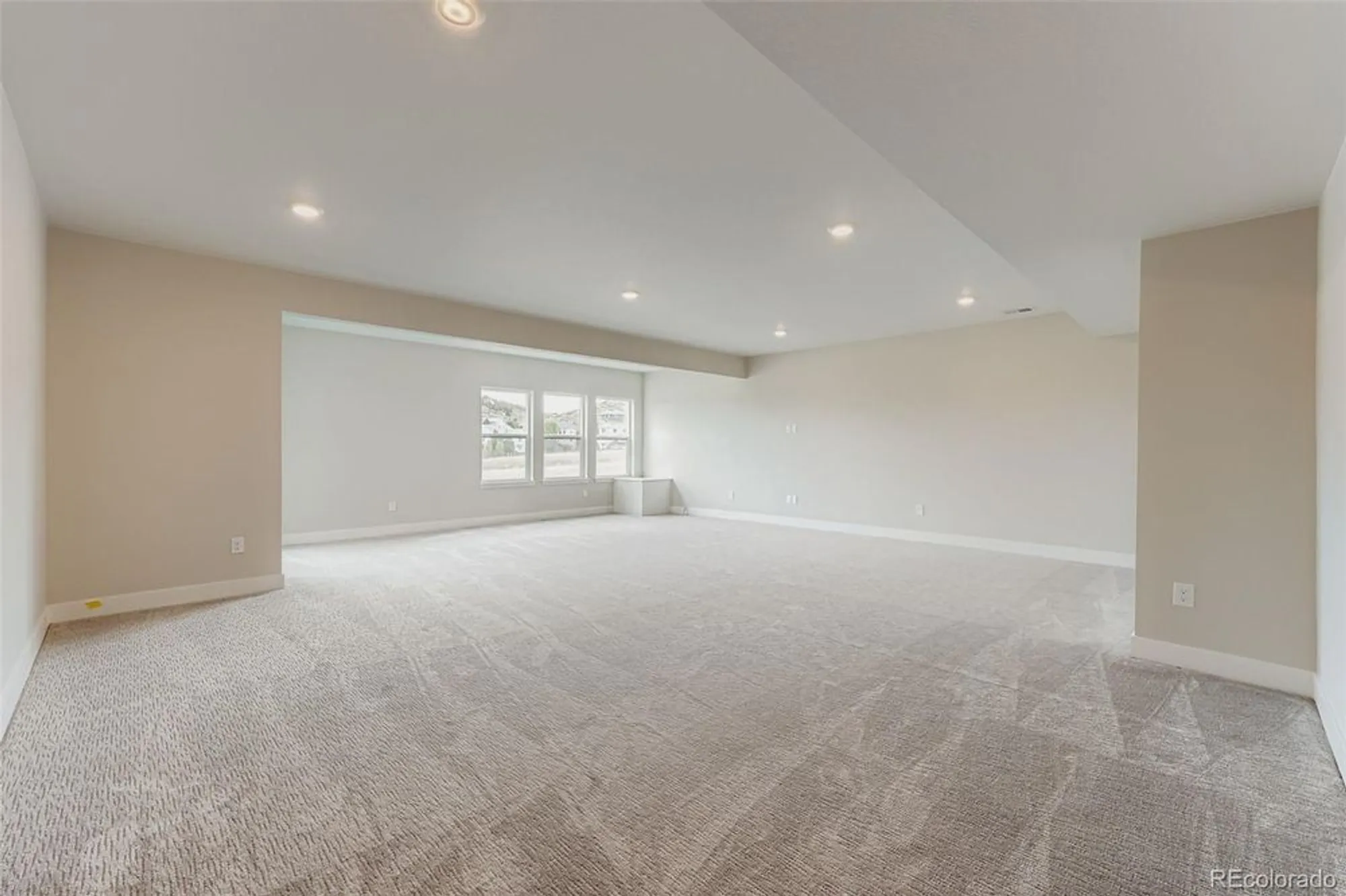 Property Slideshow image 23 of 39 | 2165 grayside cir, Castle Rock, CO, 80109