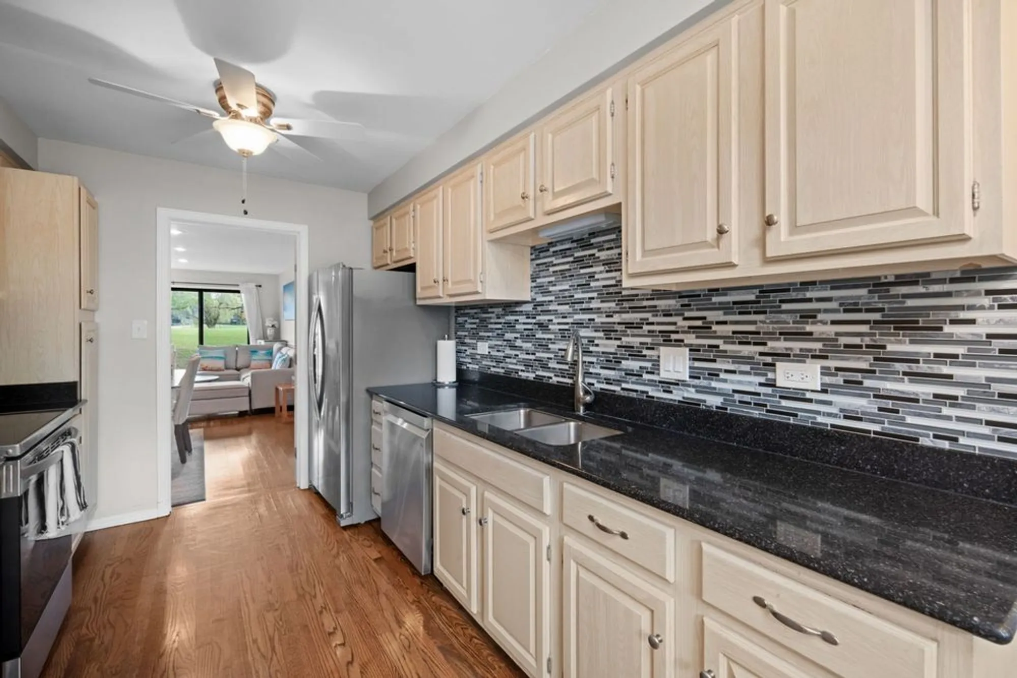 Property Slideshow image 7 of 31 | 429 valley view rd, Lake Barrington, IL, 60010