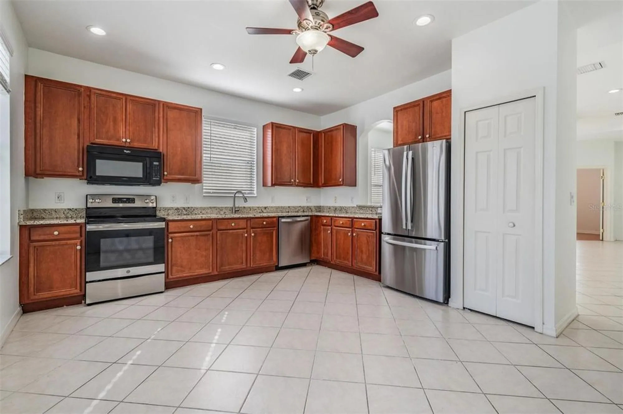 Property Slideshow image 9 of 43 | 218 summerside ct, Apollo Beach, FL, 33572