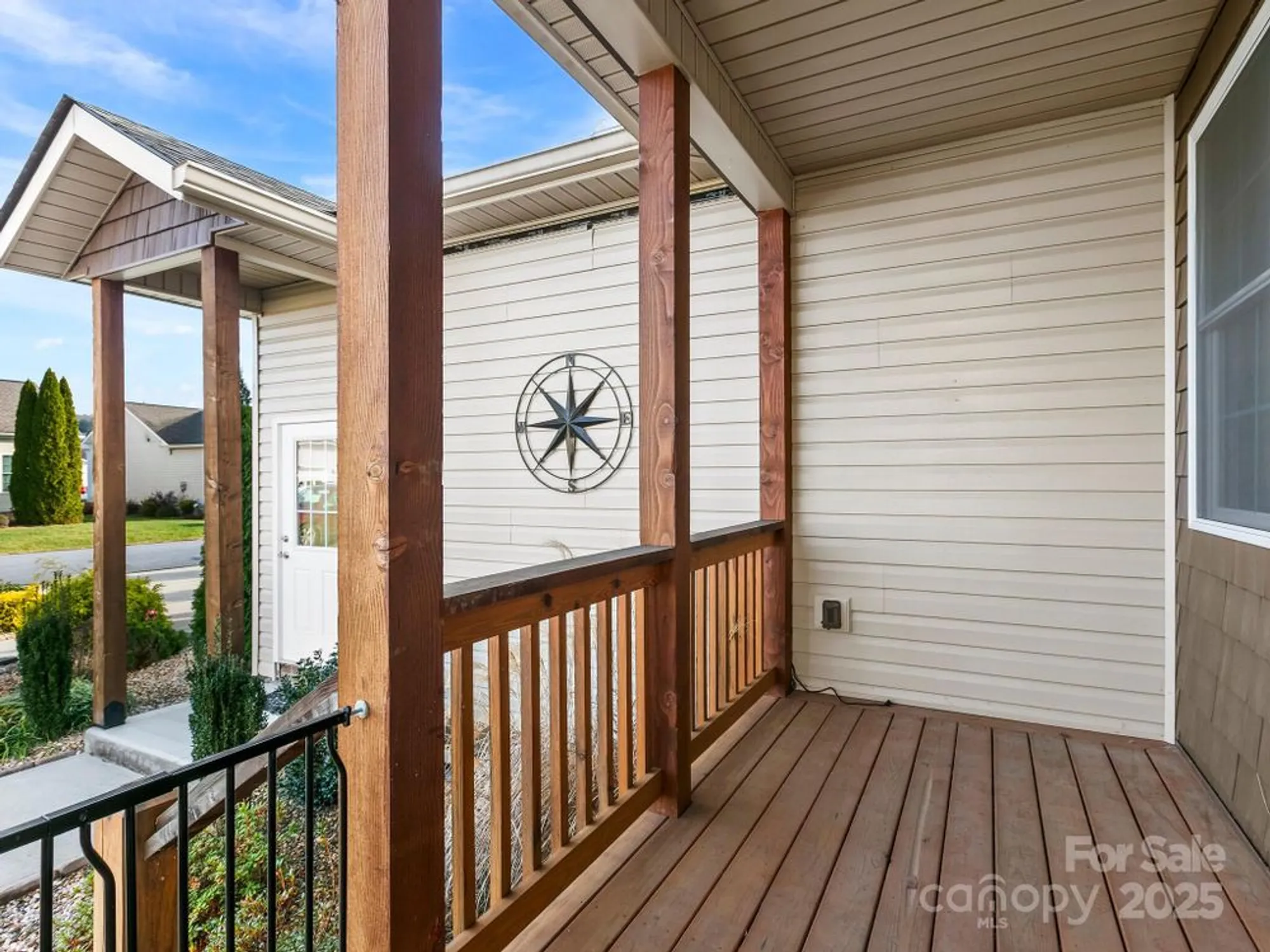 Property Slideshow image 4 of 34 | 371 beechnut dr, Hendersonville, NC, 28739