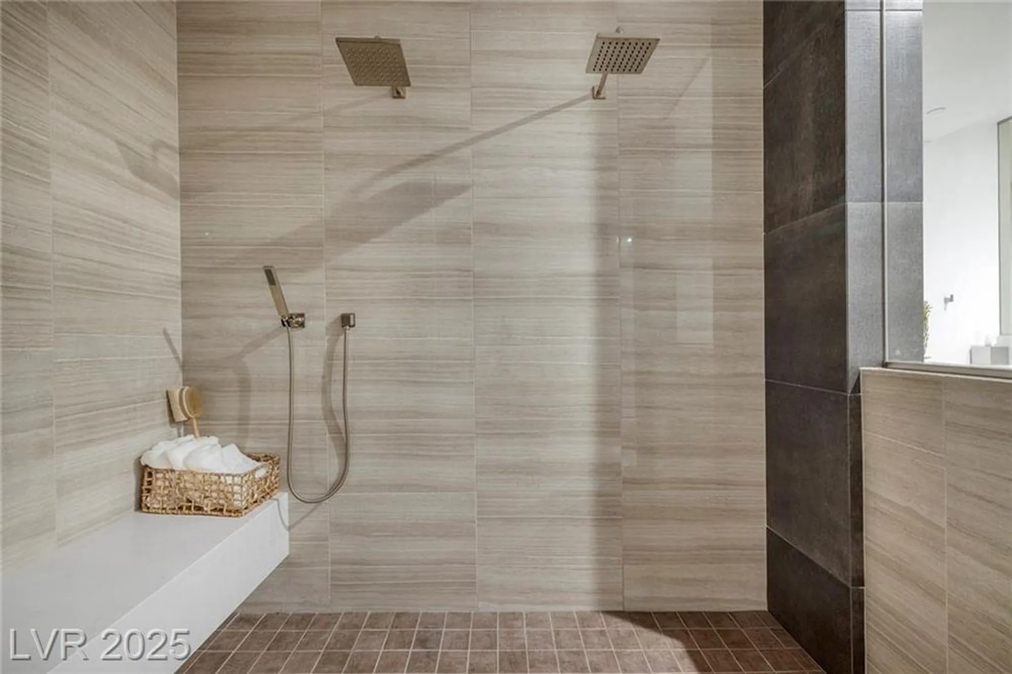 Property Slideshow image 32 of 70 | 32 highland cove ln, Henderson, NV, 89011