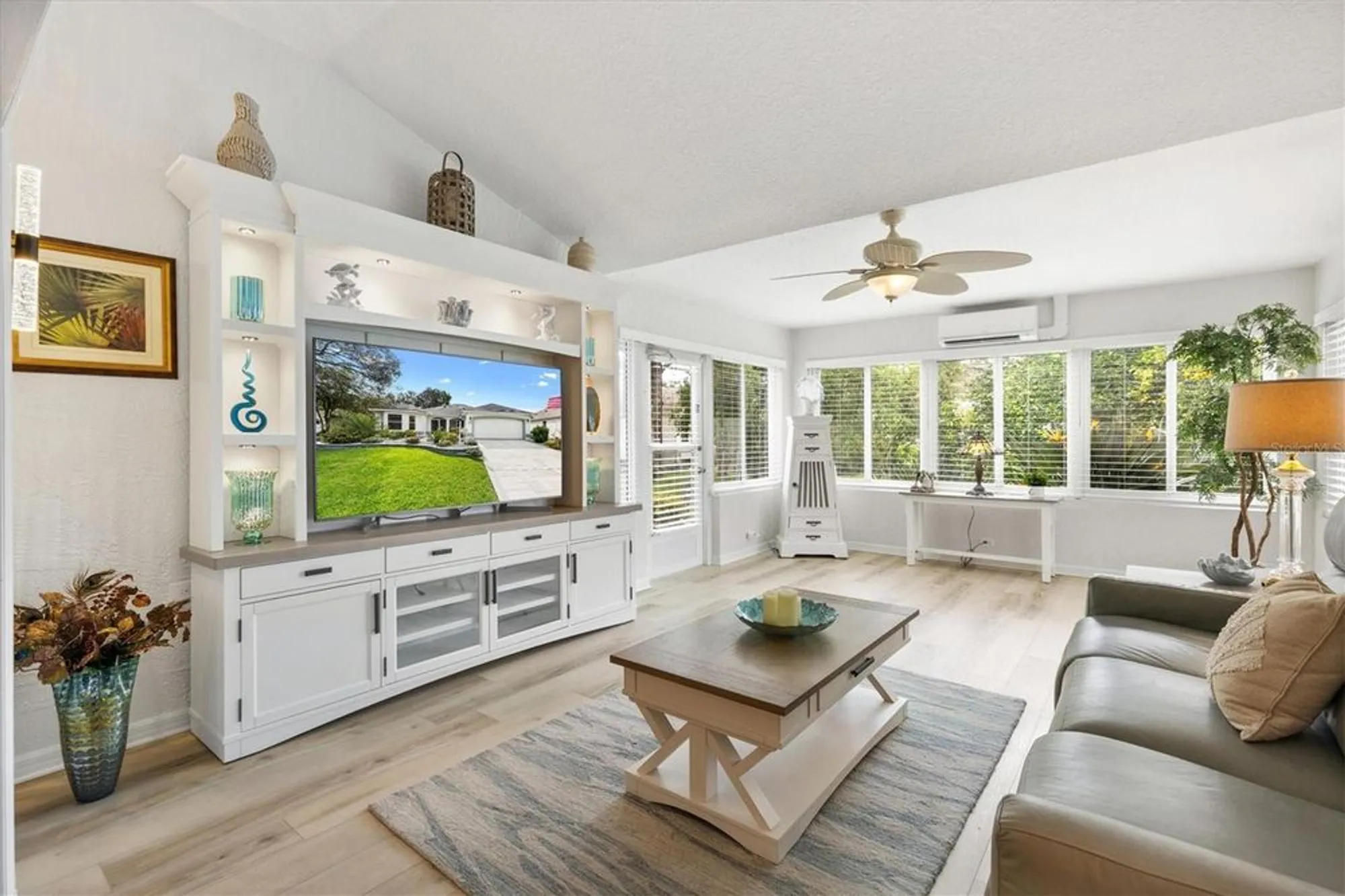 Property Slideshow image 14 of 45 | 515 loma paseo dr, Lady Lake, FL, 32159