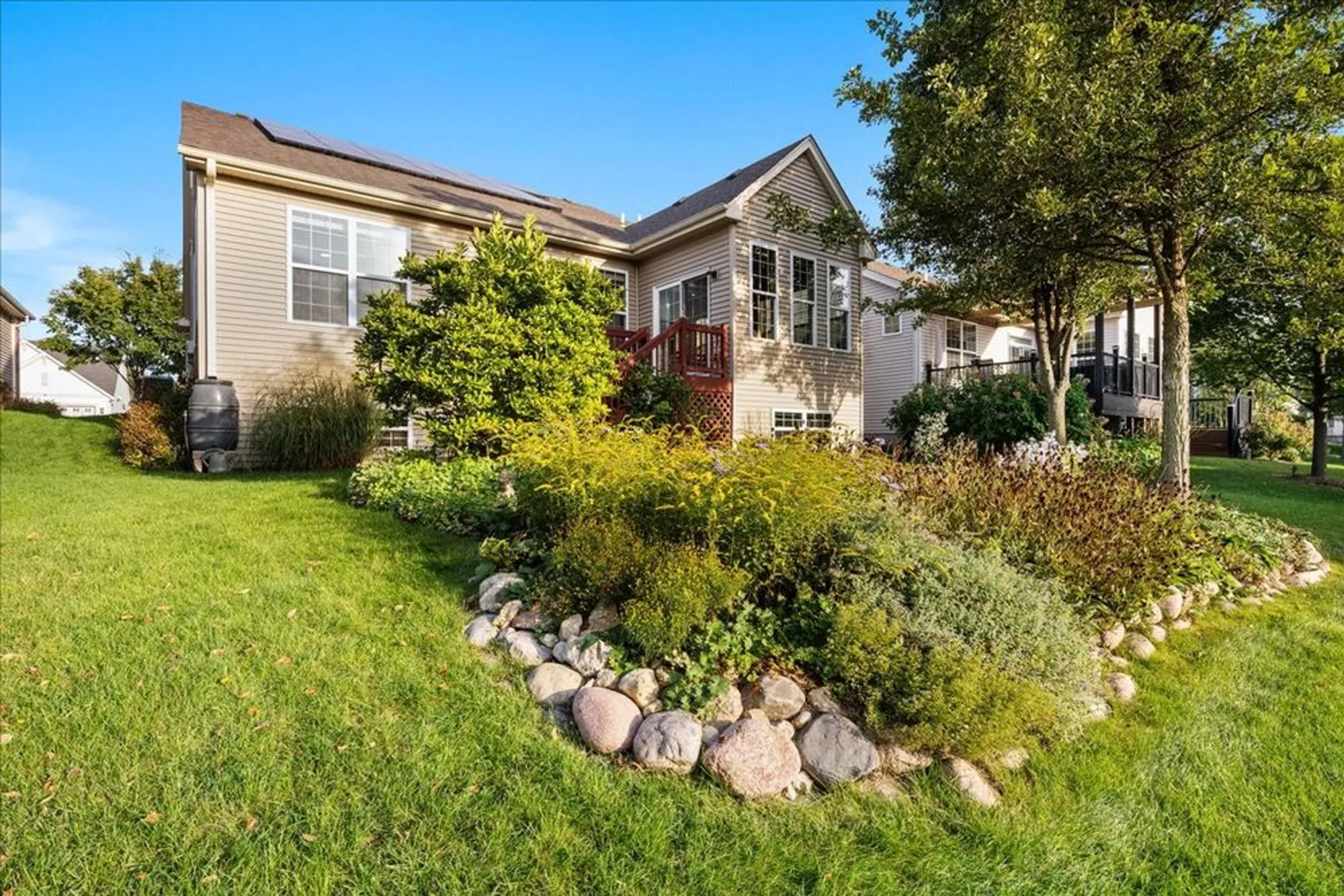 Property Slideshow image 28 of 30 | 1148 drury ln, Aurora, IL, 60502