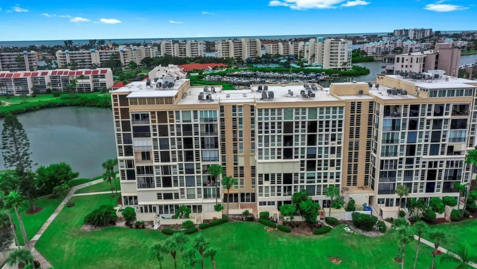 Property Slideshow image 2 of 58 | 7400 sun island dr 105, South Pasadena, FL, 33707