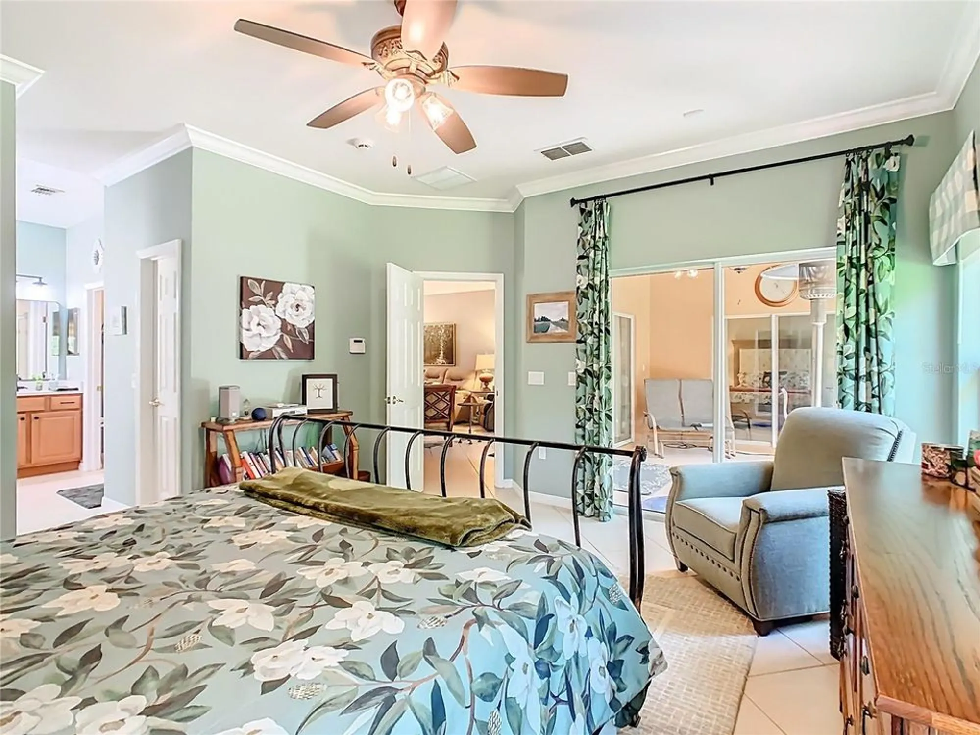 Property Slideshow image 22 of 76 | 680 portofino dr, Poinciana, FL, 34759