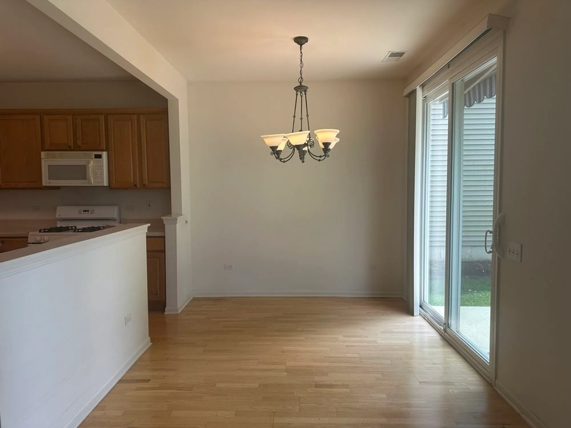 Property Slideshow image 5 of 16 | 13053 dearborn trl, Huntley, IL, 60142