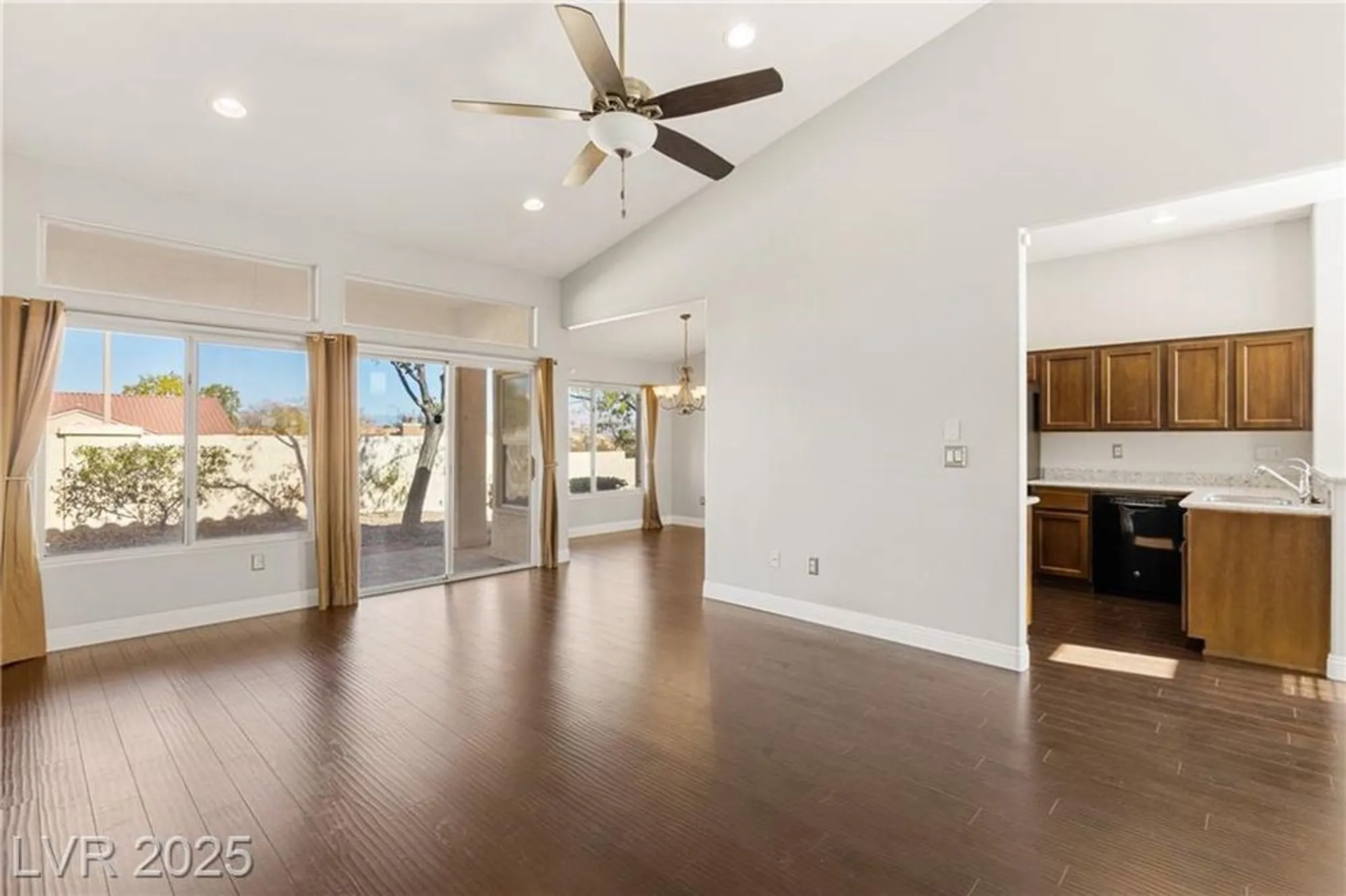 Property Slideshow image 5 of 27 | 10416 frostburg ln, Las Vegas, NV, 89134