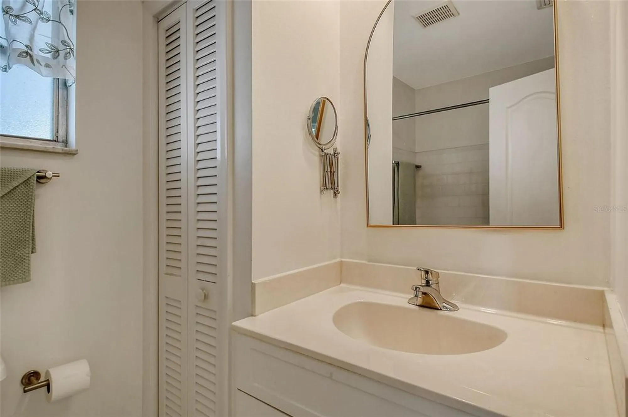 Property Slideshow image 20 of 35 | 2325 riverbluff pkwy # v247, Sarasota, FL, 34231