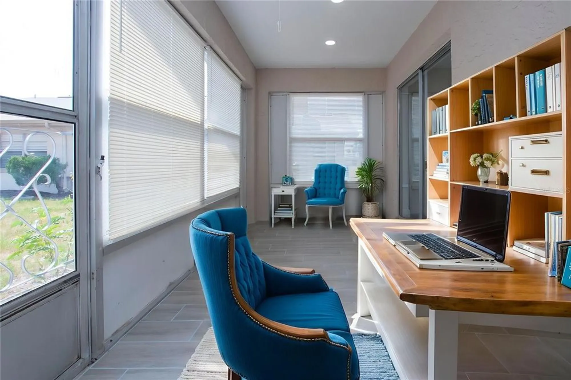 Property Slideshow image 7 of 72 | 1906 canterbury ln 20, Sun City Center, FL, 33573