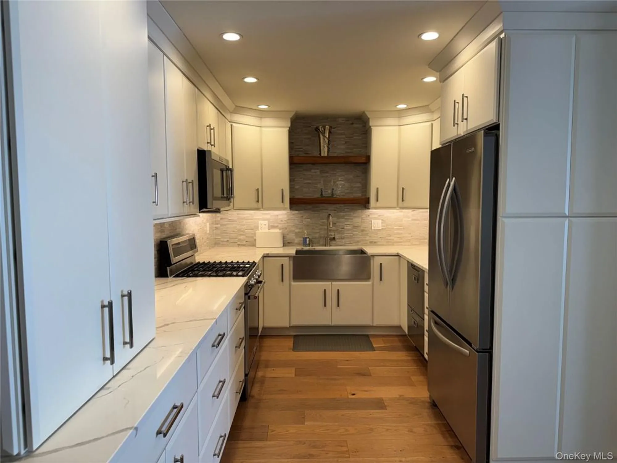 Property Slideshow image 5 of 17 | 910 altessa blvd, Melville, NY, 11747