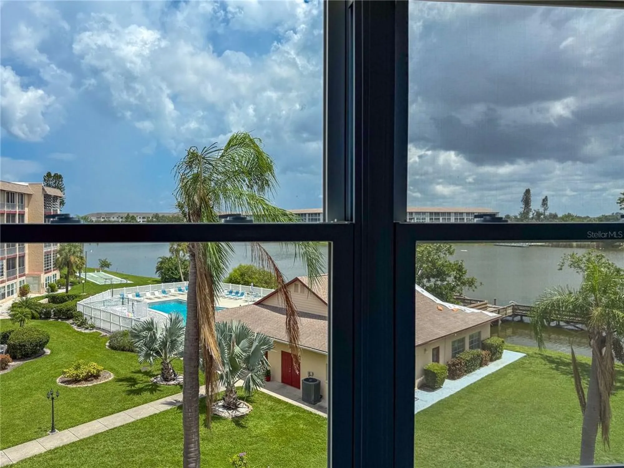 Property Slideshow image 28 of 38 | 4103 lake bayshore dr # 404, Bradenton, FL, 34205