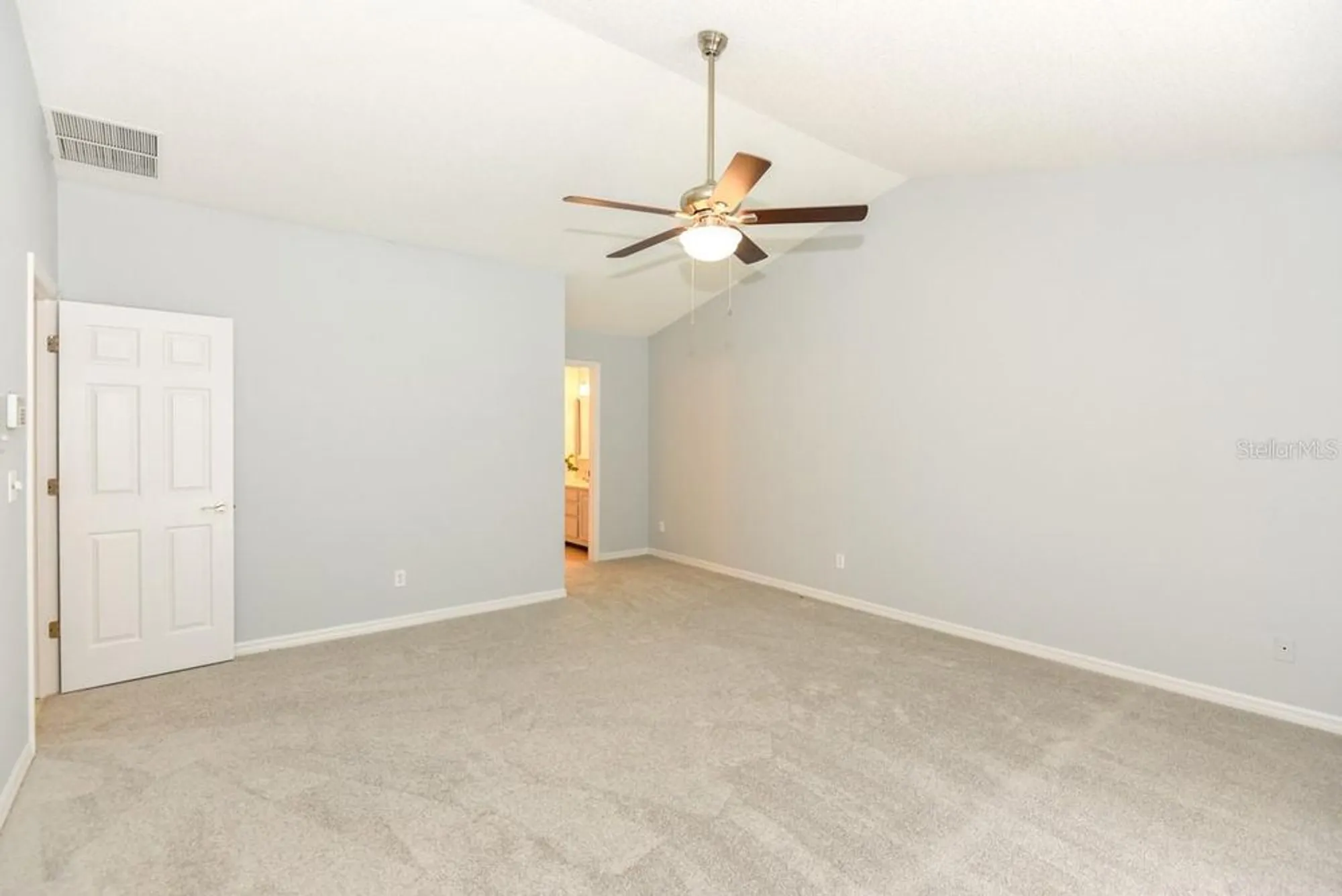 Property Slideshow image 20 of 41 | 24 lake vista way, Ormond Beach, FL, 32174