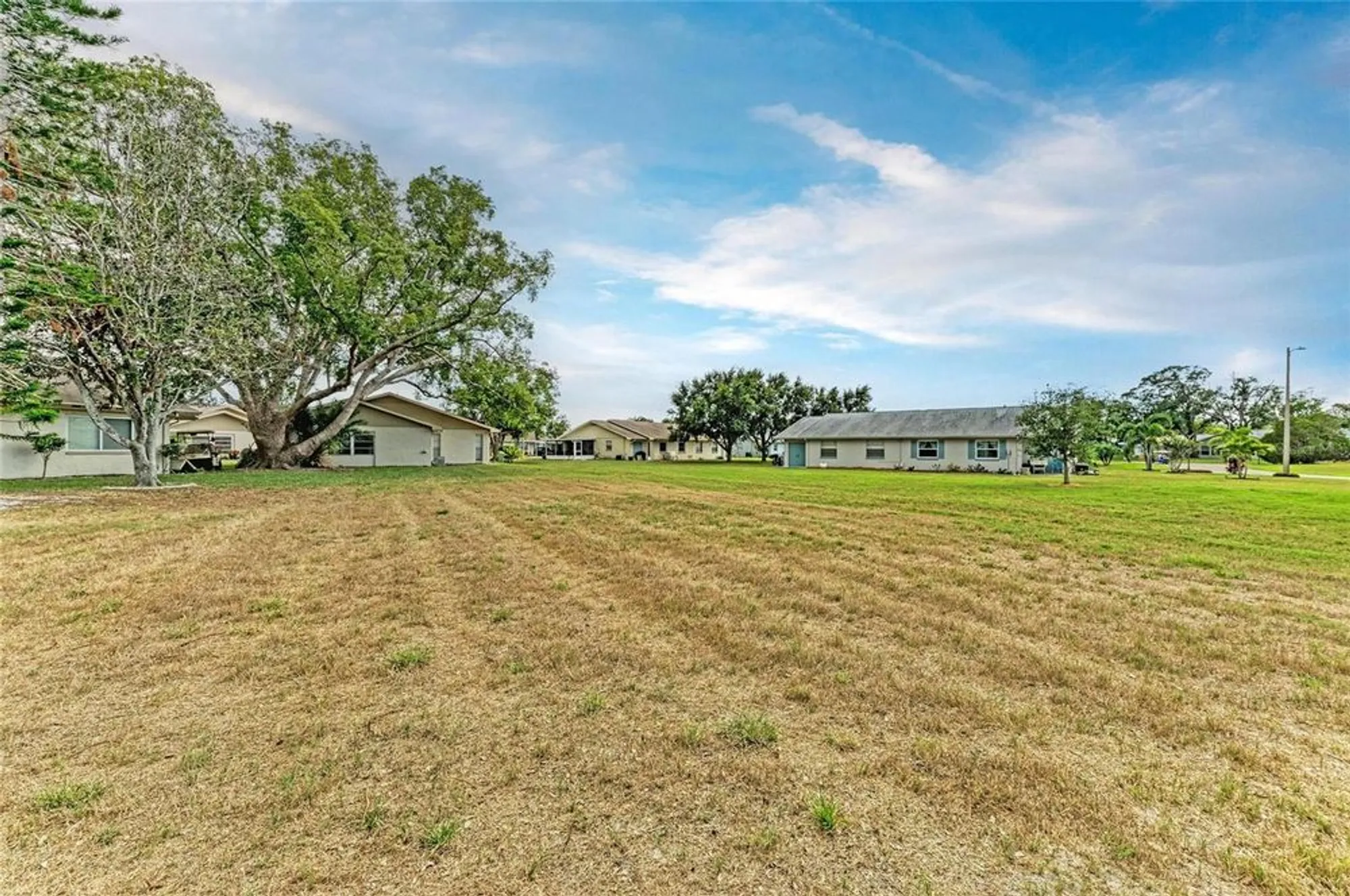 Property Slideshow image 34 of 46 | 1906 canterbury ln 16, Sun City Center, FL, 33573