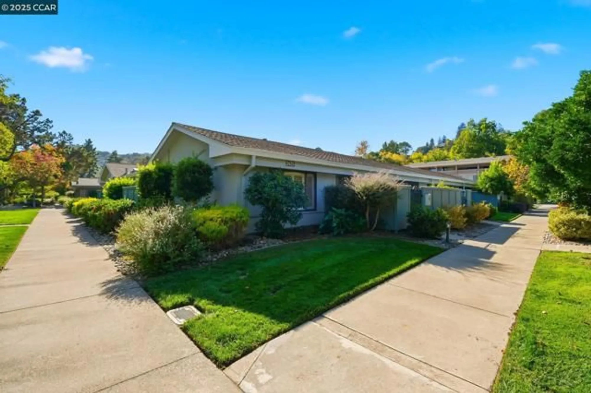 Property Slideshow image 24 of 29 | 2425 pine knoll dr 1, Walnut Creek, CA, 94595