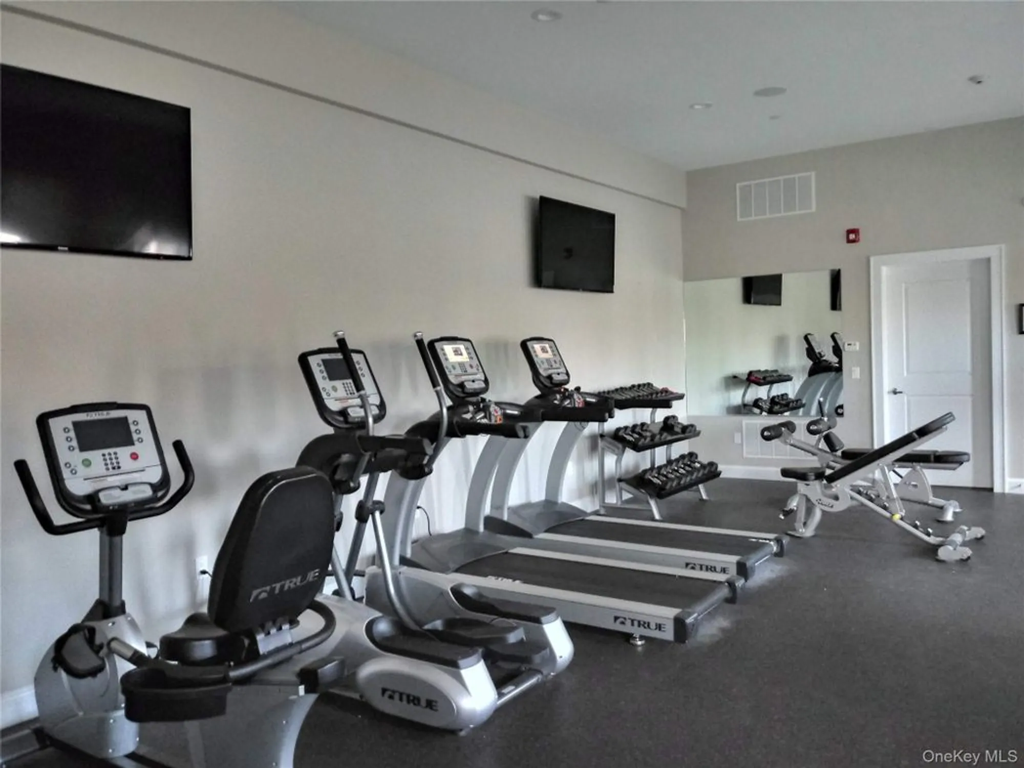 Property Slideshow image 19 of 21 | 1661 old country rd 69, Riverhead, NY, 11901