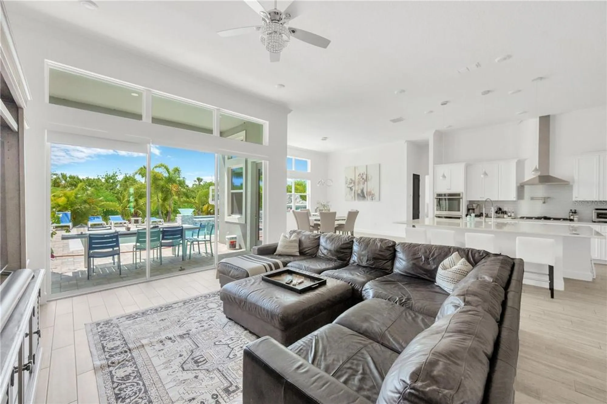 Property Slideshow image 16 of 59 | 832 manns harbor dr, Apollo Beach, FL, 33572