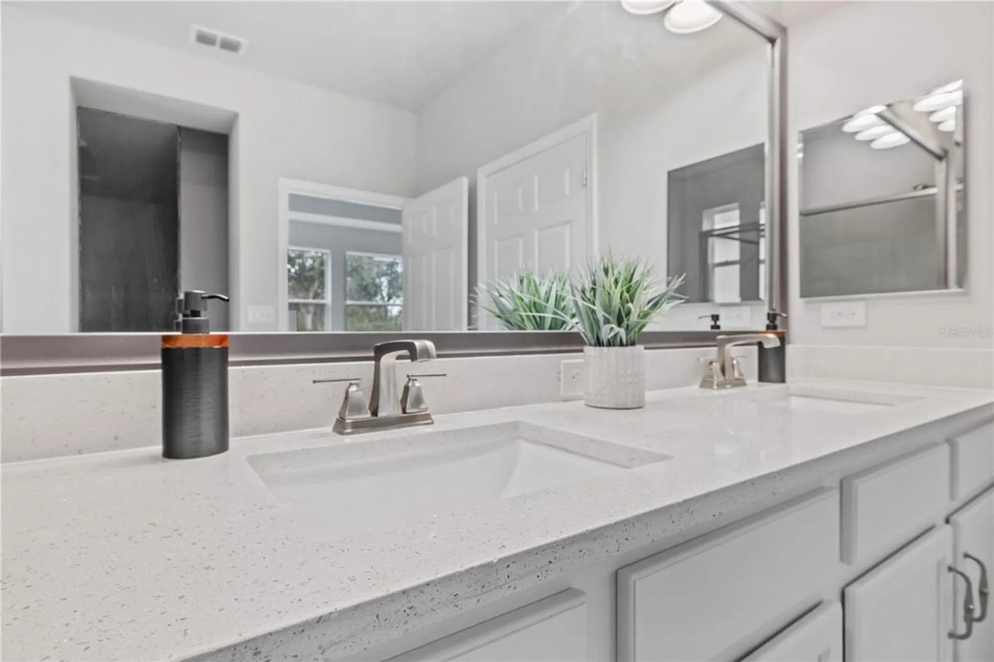 Property Slideshow image 16 of 23 | 6112 plover meadow st, Lithia, FL, 33547