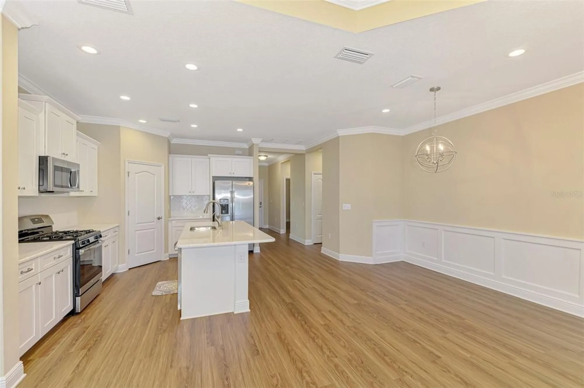 Property Slideshow image 16 of 69 | 21641 winter park ct, Venice, FL, 34293