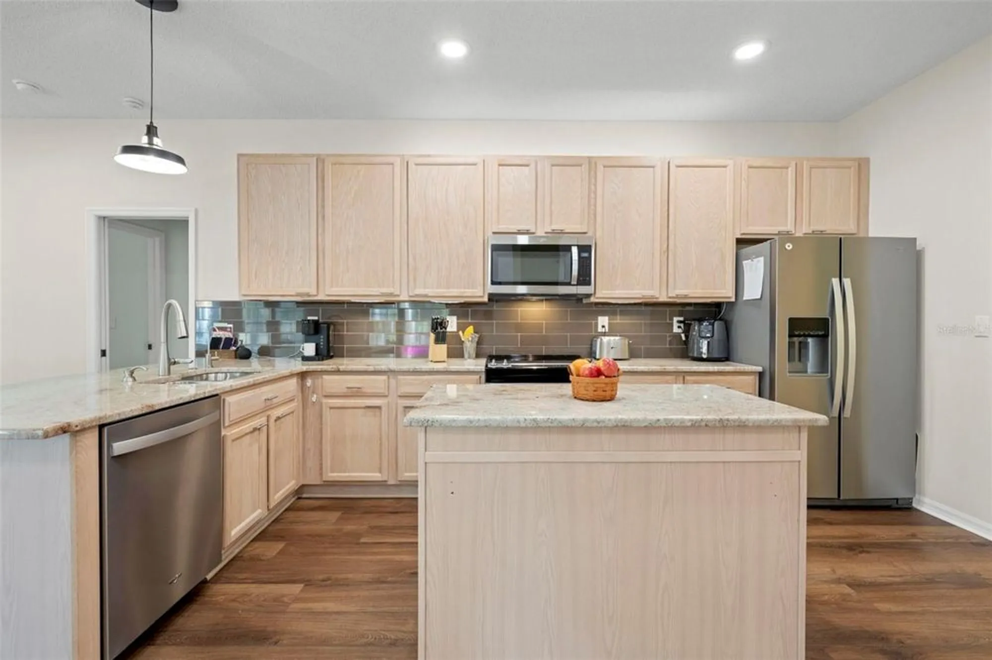 Property Slideshow image 9 of 54 | 332 mcintosh ct, Spring Hill, FL, 34609