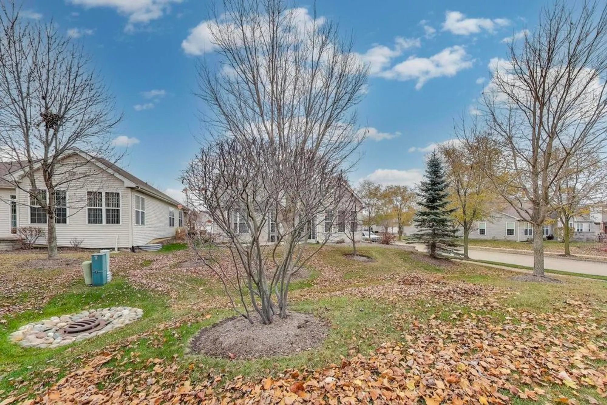 Property Slideshow image 26 of 27 | 1129 drury ln, Aurora, IL, 60502