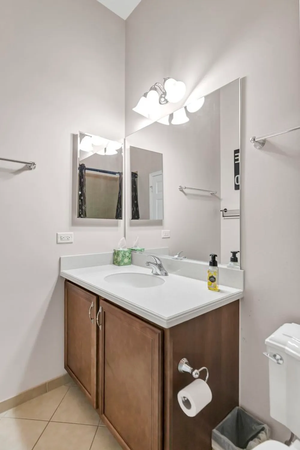 Property Slideshow image 23 of 43 | 3848 valhalla dr, Elgin, IL, 60124