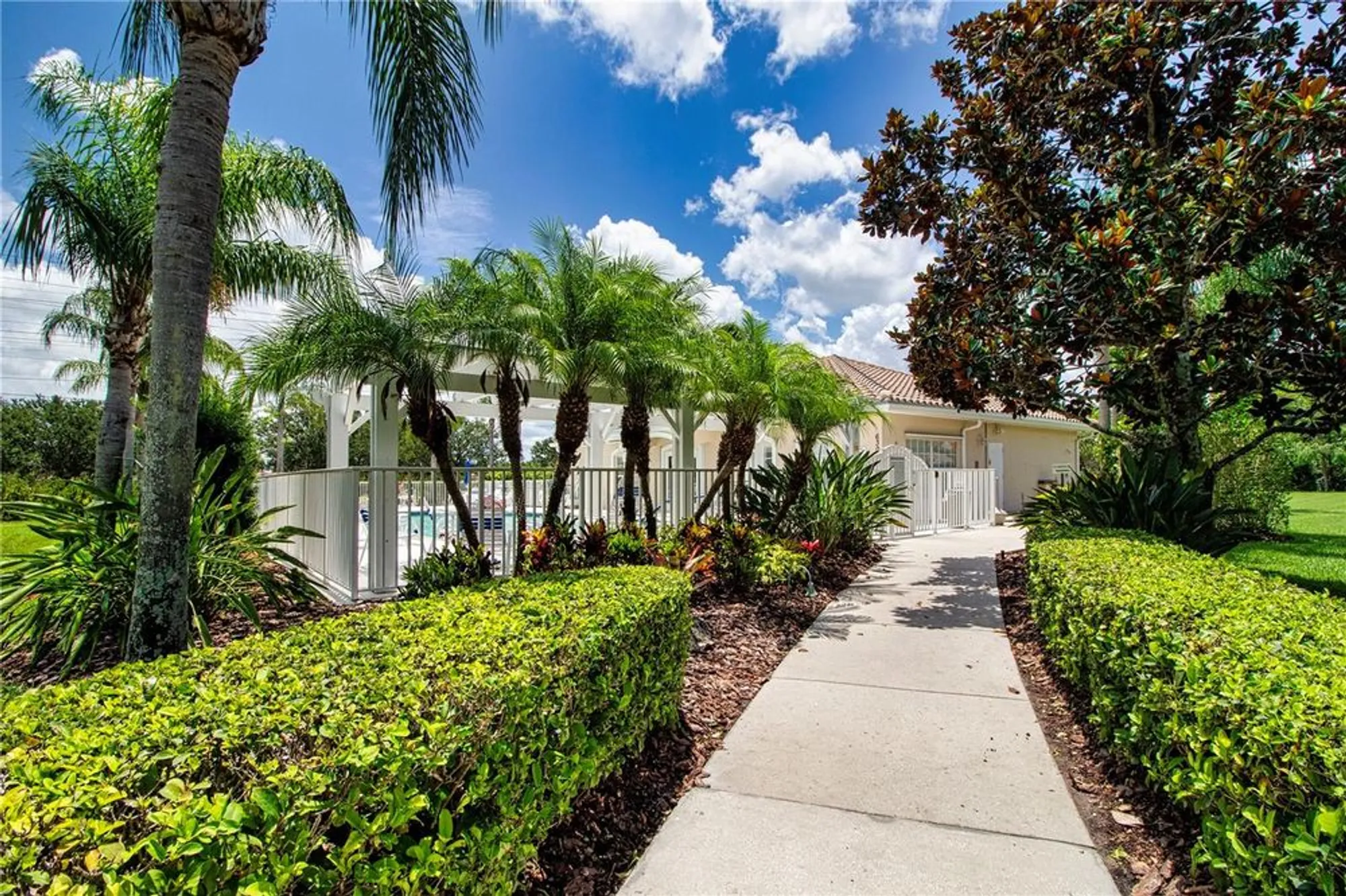Property Slideshow image 60 of 71 | 6426 bay cedar ln # 101, Bradenton, FL, 34203
