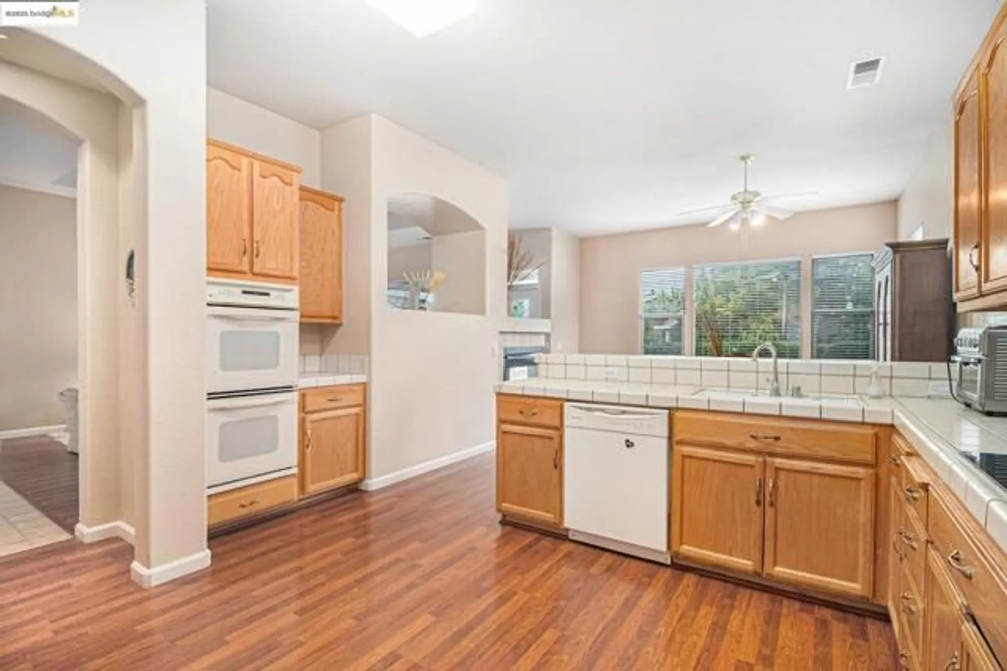 Property Slideshow image 11 of 40 | 1951 desert gold pl, Brentwood, CA, 94513