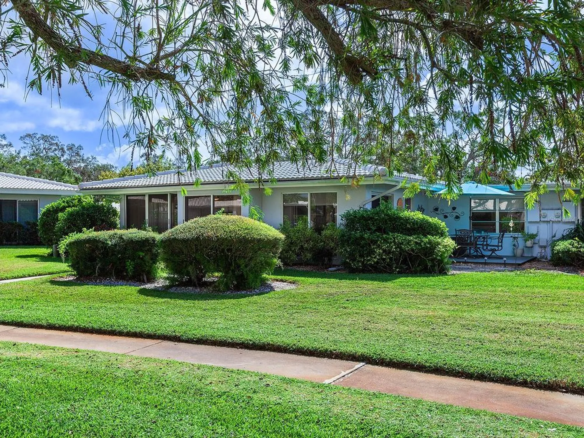 Property Slideshow image 27 of 32 | 3761 somerville dr # 1518, Sarasota, FL, 34232