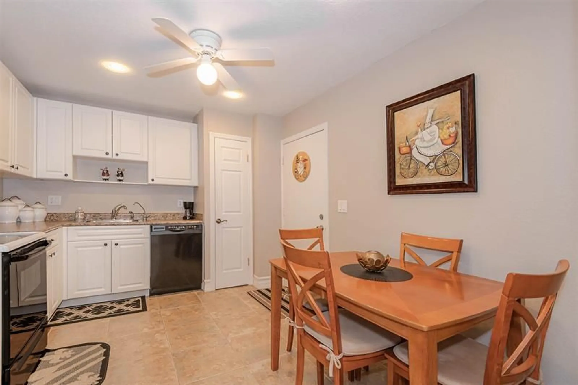 Property Slideshow image 9 of 45 | 4751 nw 21st st 4p, Lauderhill, FL, 33313