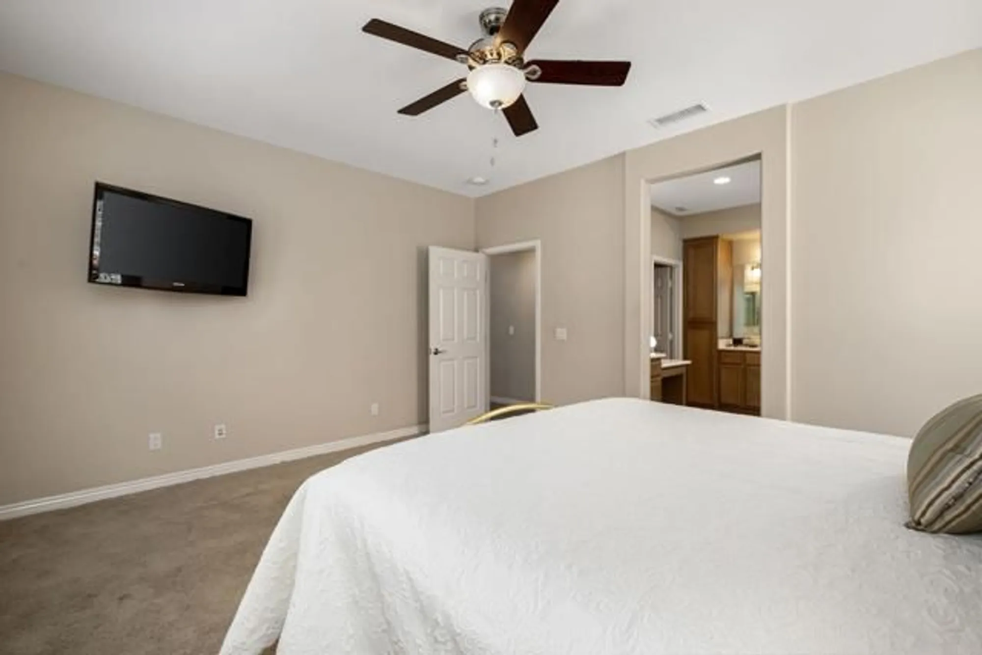 Property Slideshow image 25 of 48 | 60119 honeysuckle st, La Quinta, CA, 92253