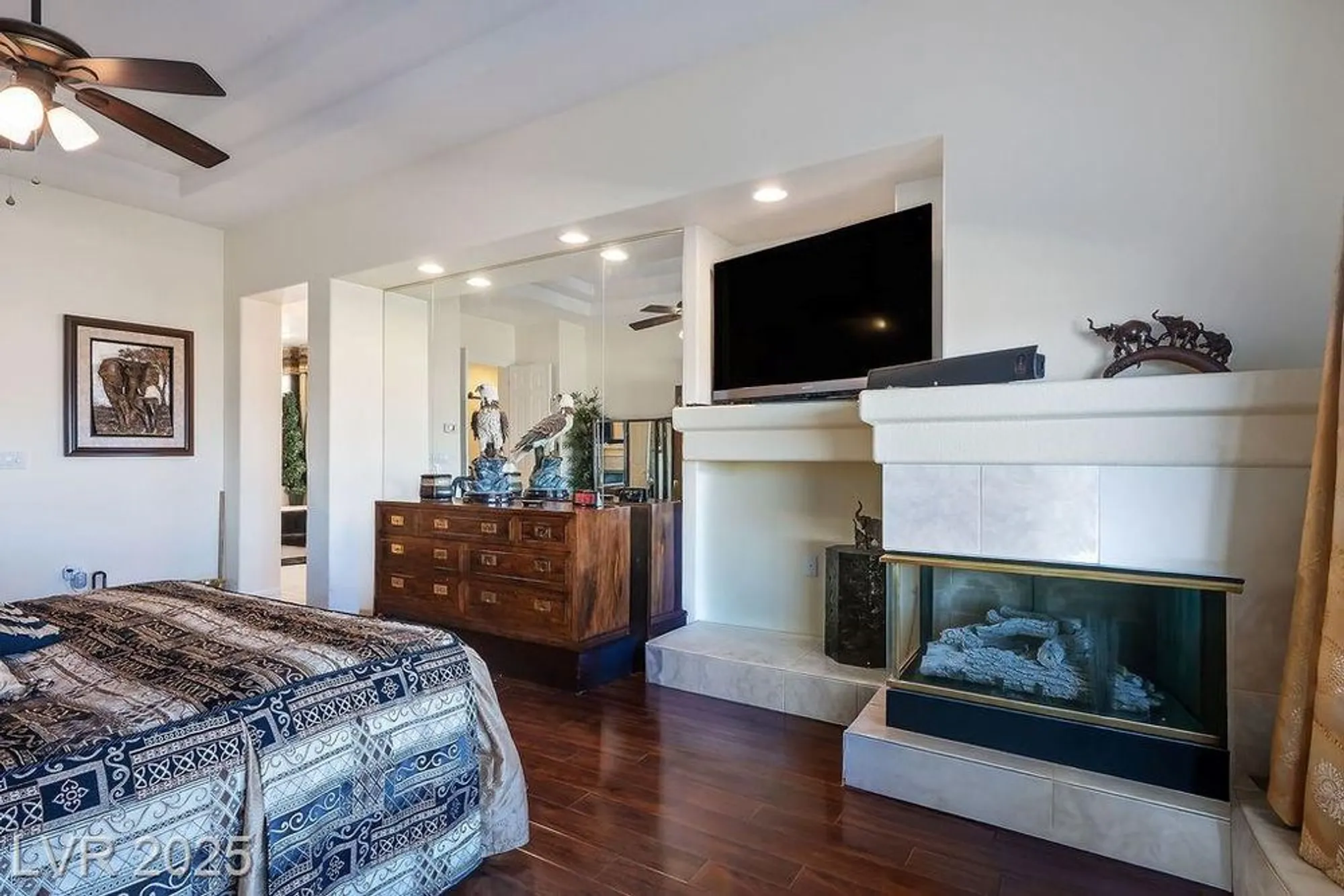 Property Slideshow image 23 of 99 | 10712 button willow dr, Las Vegas, NV, 89134