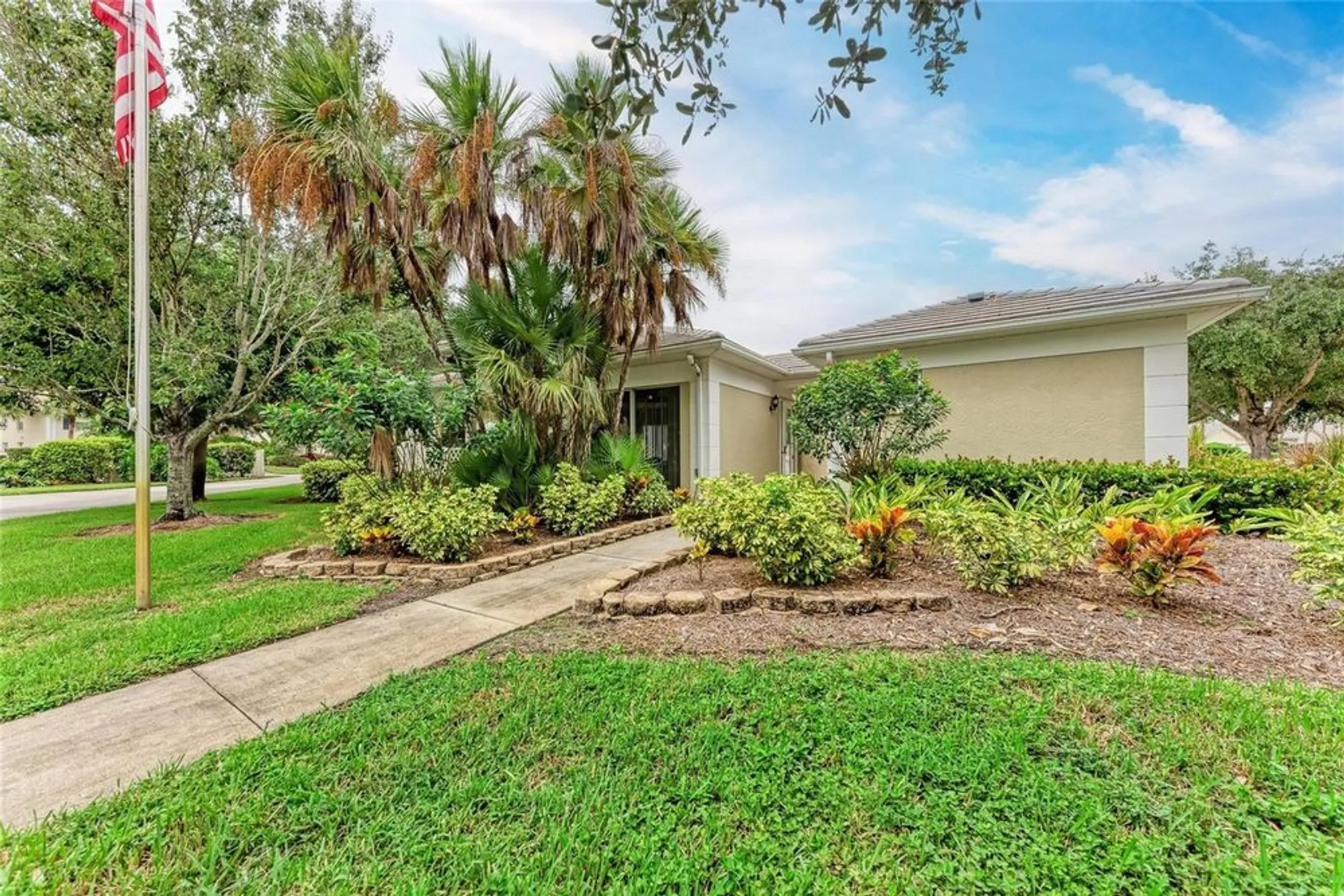Property Slideshow image 37 of 43 | 119 woodbridge dr 103, Venice, FL, 34293