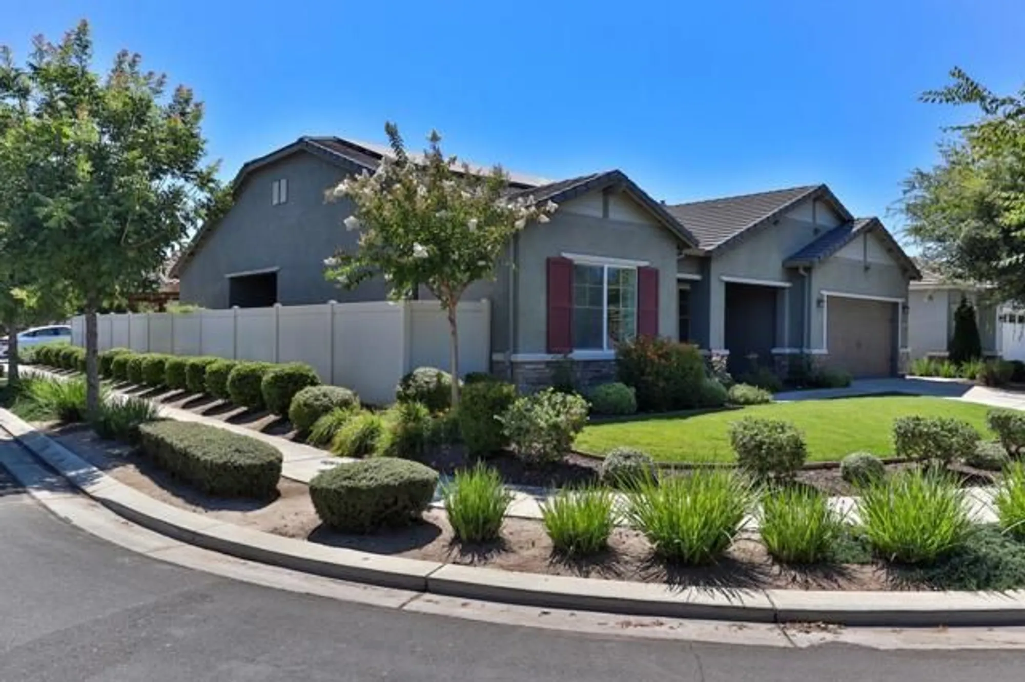 Property Slideshow image 3 of 107 | 2690 steeple run ln, Manteca, CA, 95336