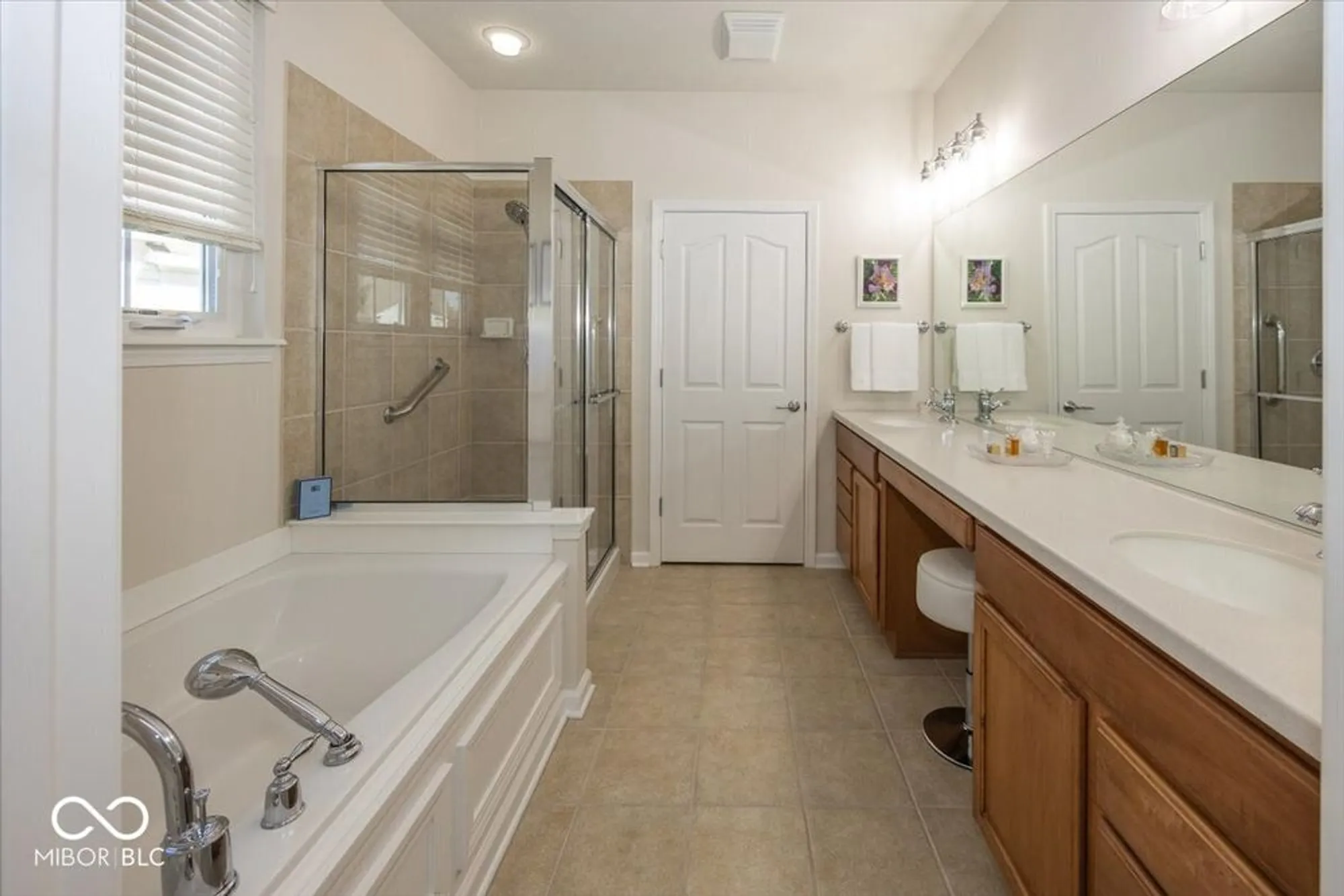 Property Slideshow image 24 of 54 | 12926 venito trl, Fishers, IN, 46037