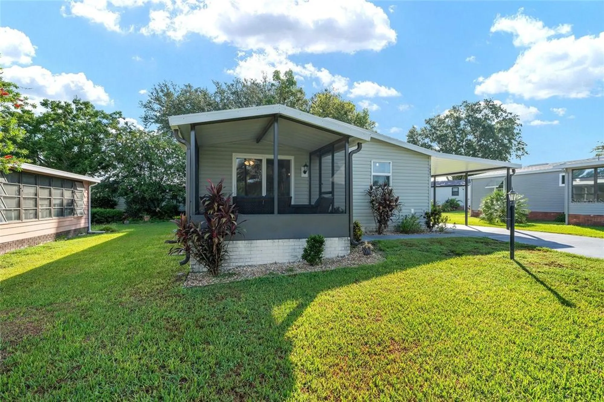 Property Slideshow image 6 of 67 | 1607 doral cir, Lady Lake, FL, 32159