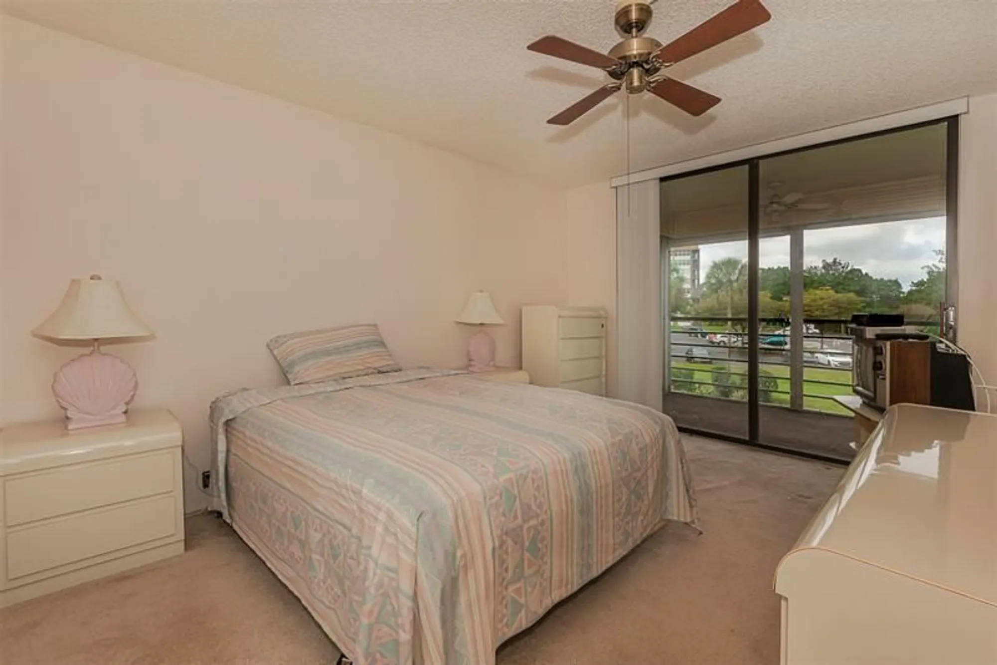 Property Slideshow image 22 of 30 | 1000 saint charles pl 220, Pembroke Pines, FL, 33026